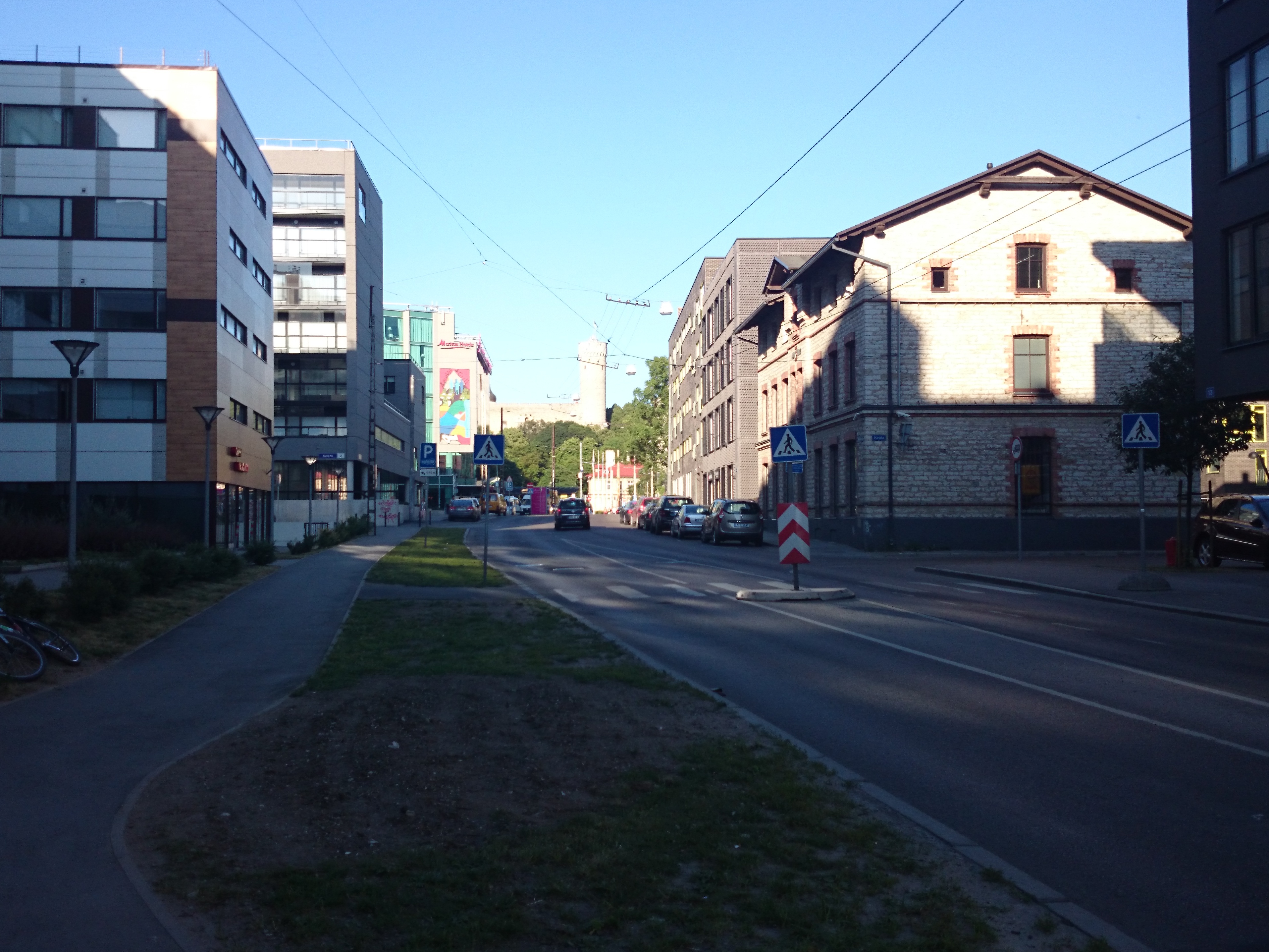 Vaade Paldiski mnt ja Koidu tänava ristumiskohalt Toompea suunas rephoto