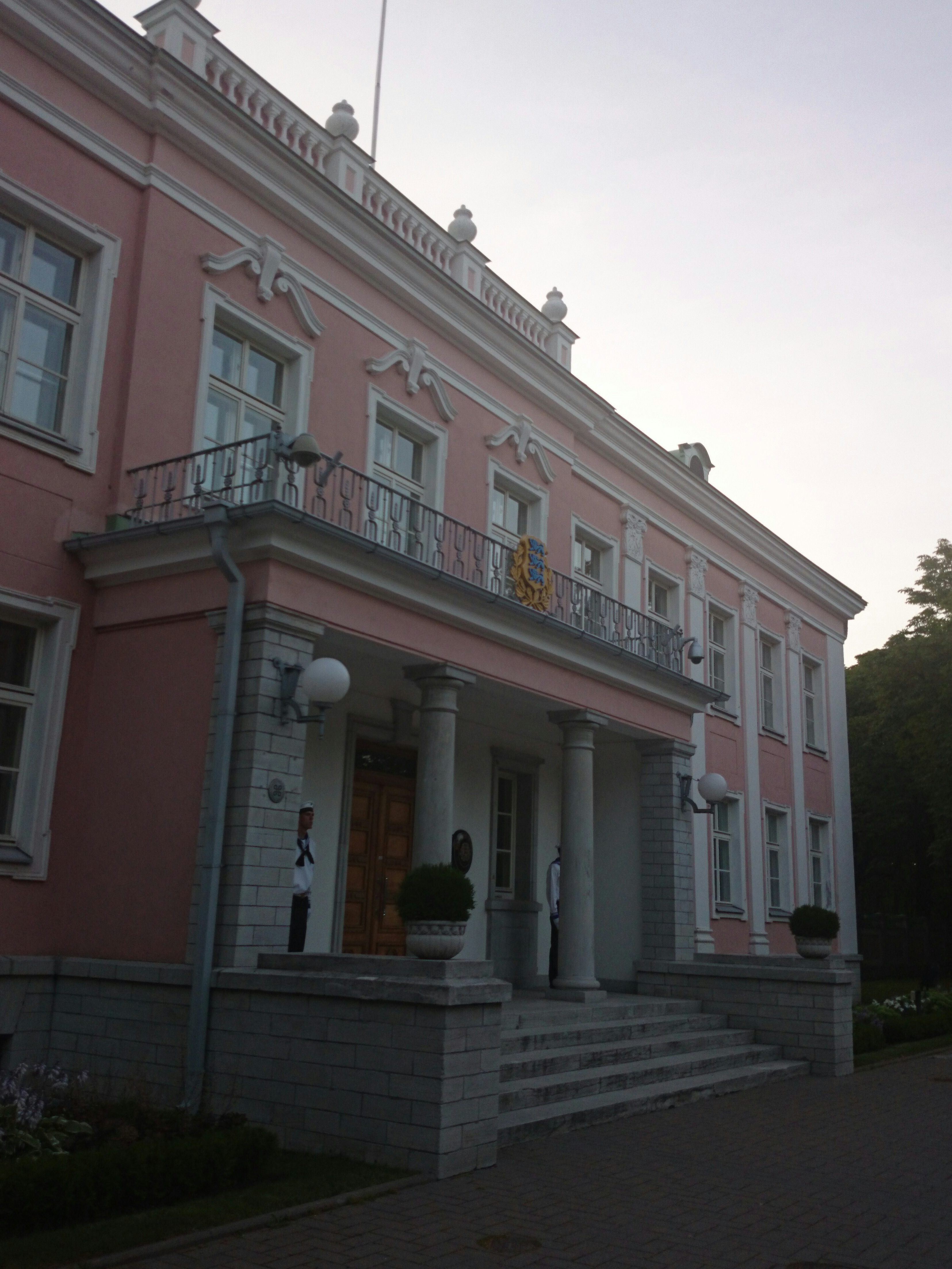 Kadriorg, Administratiivhoone, peasissekäik rephoto