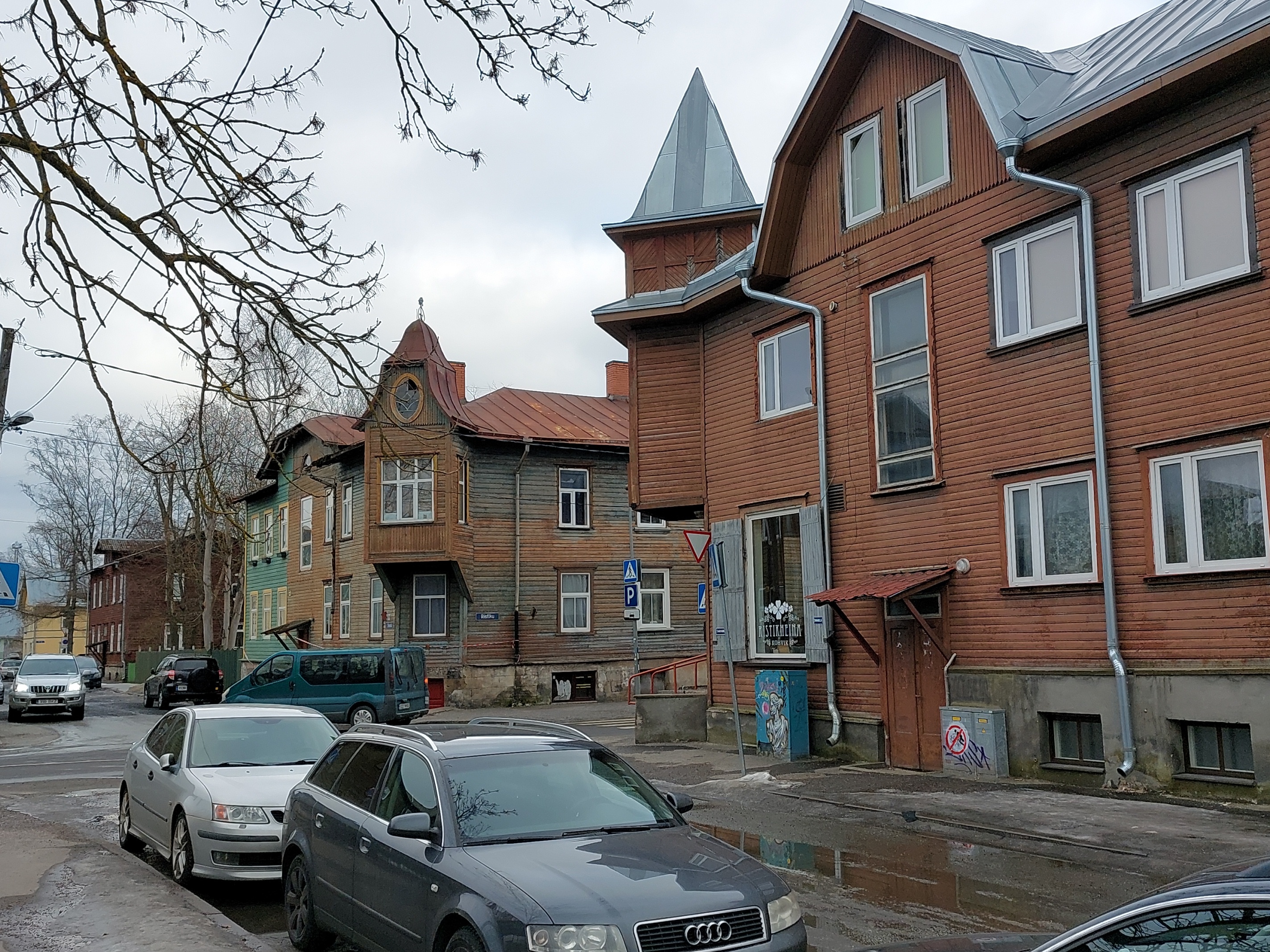 Tallinna puitagul Timuti ja Ristiku tn nurk, vaade rephoto