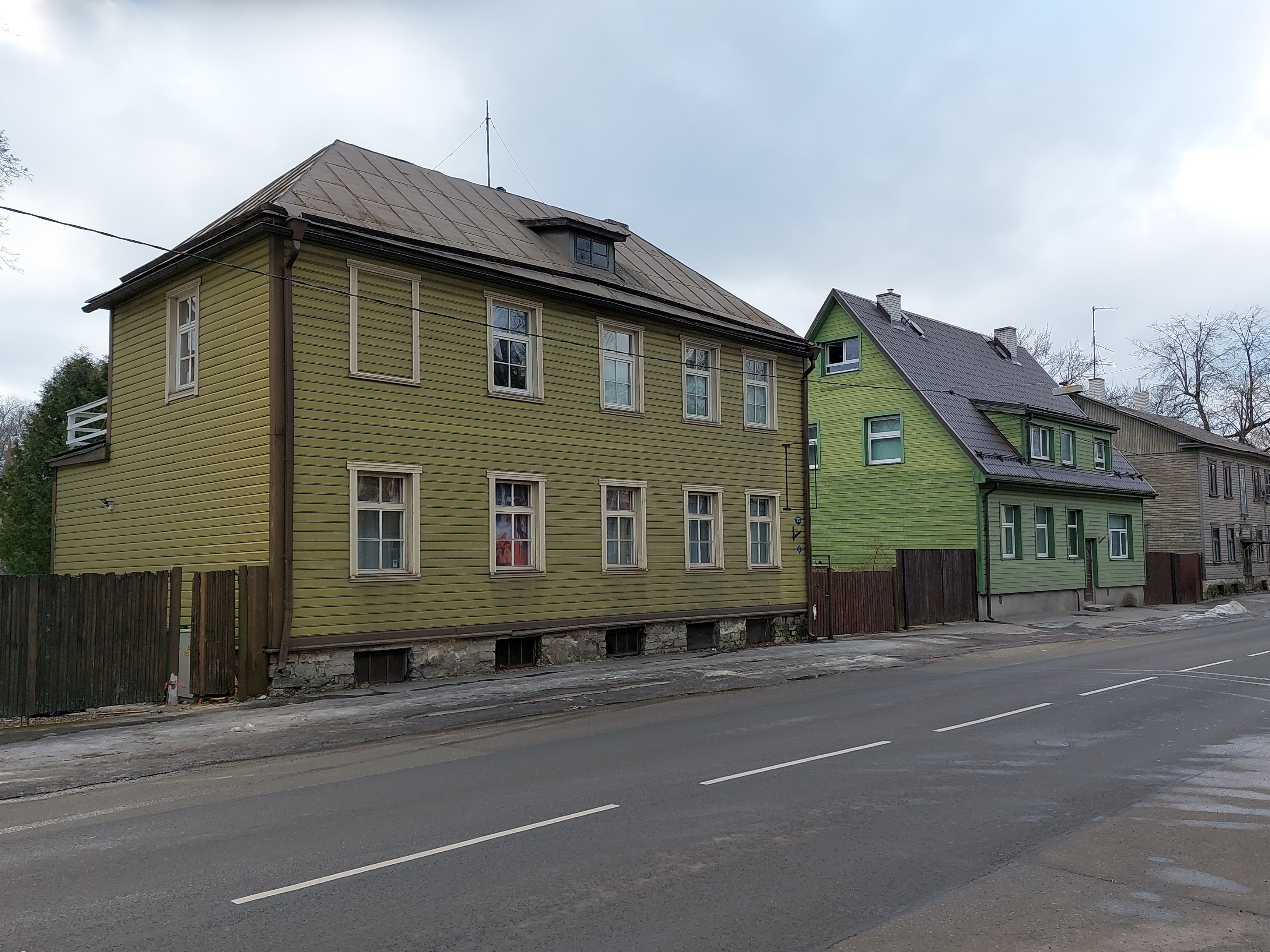 Pelgulinn: Ristiku 23 ja Ristiku 25 elamud rephoto