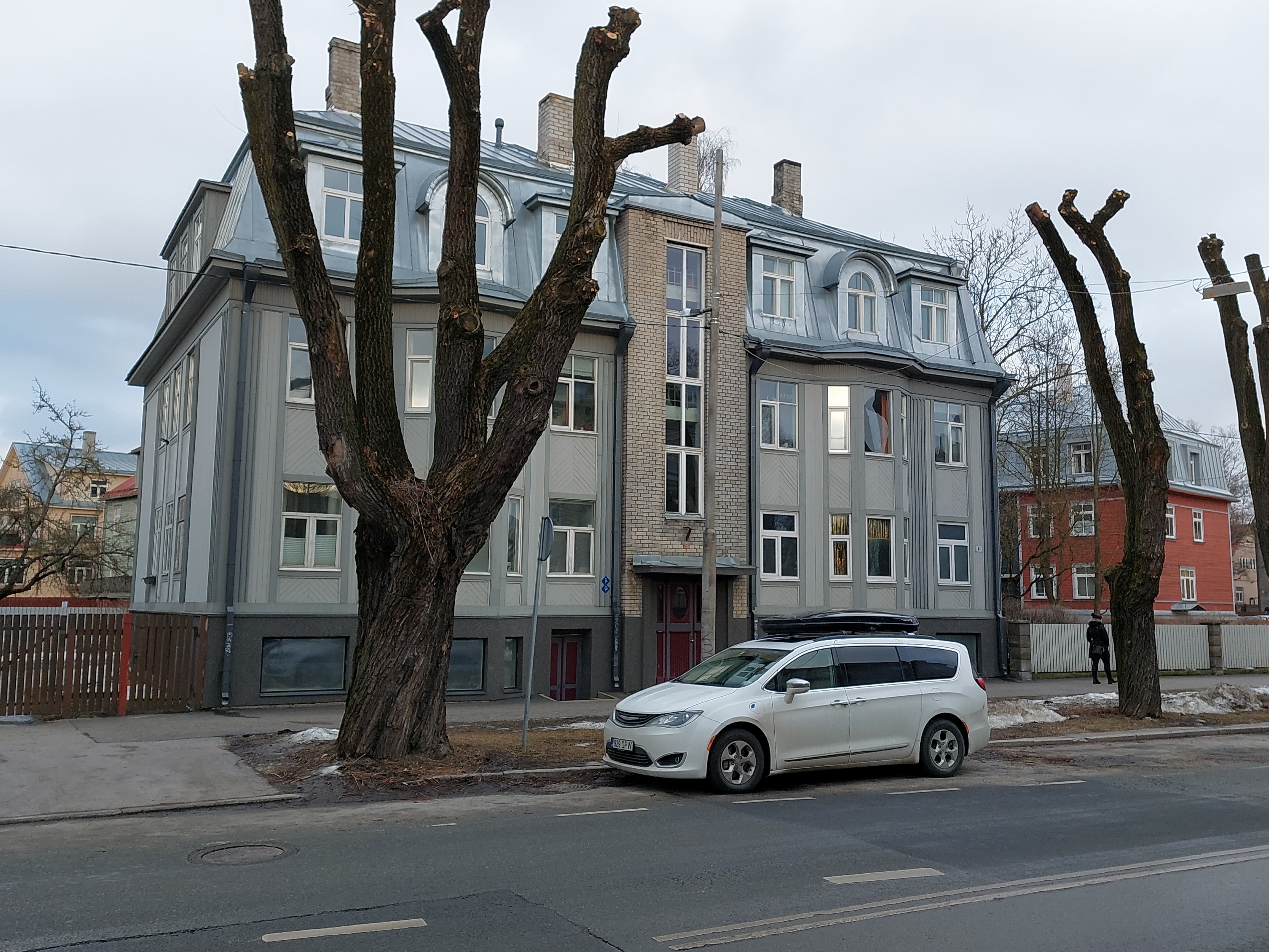 Pelgulinn: Ristiku 6 Tallinna tüüpi elamu rephoto