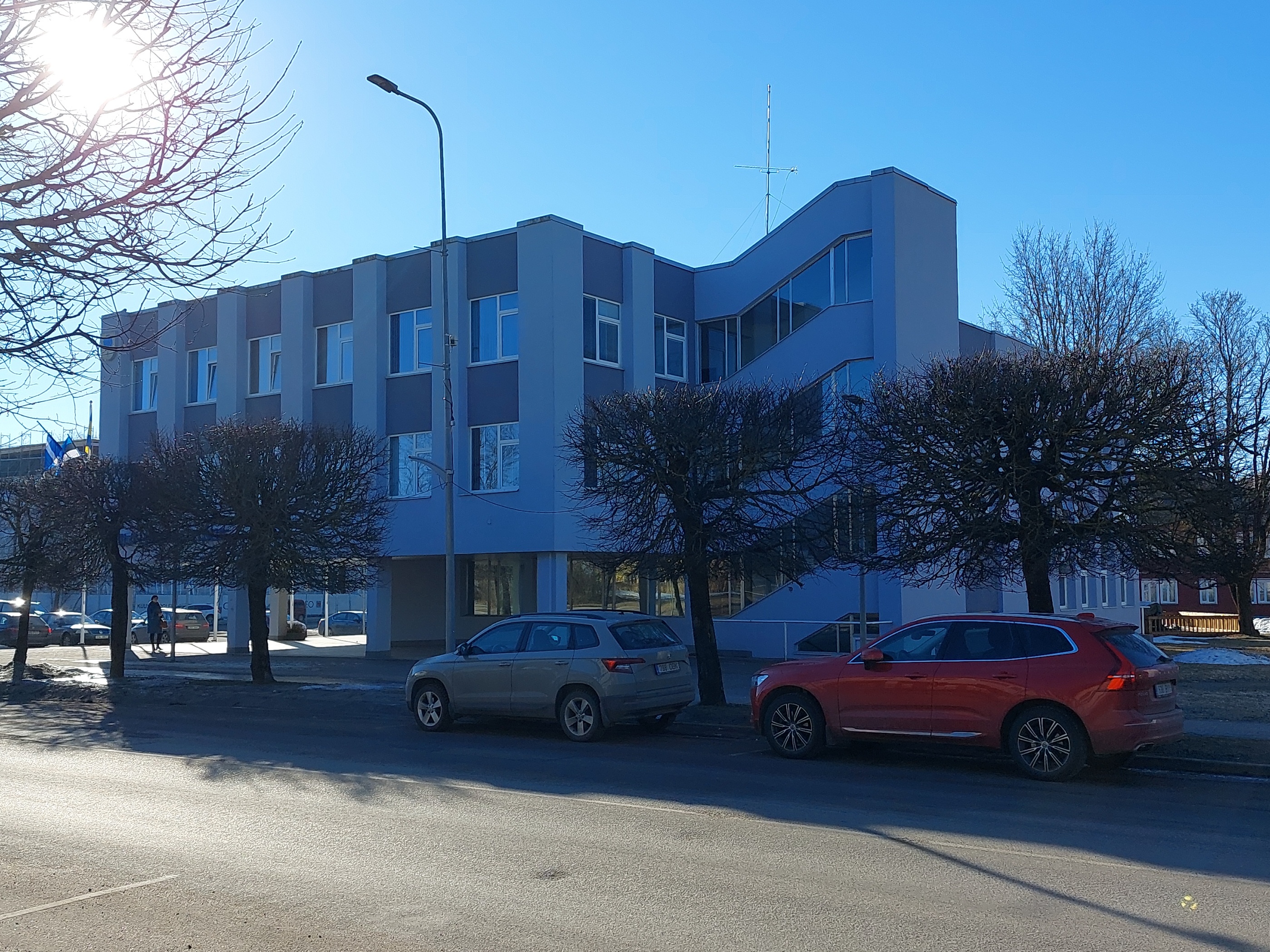 Linnavalitsuse hoone Keilas Keskväljakul rephoto