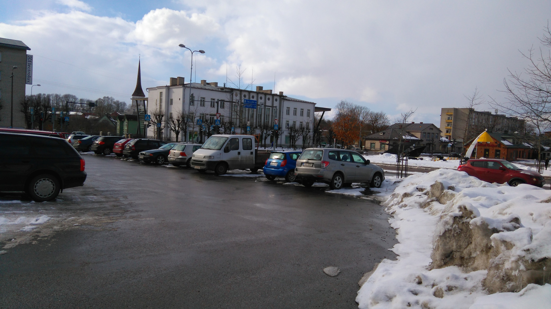 Miting before traveling to the Baltic chain on the Rakvere Market Square rephoto