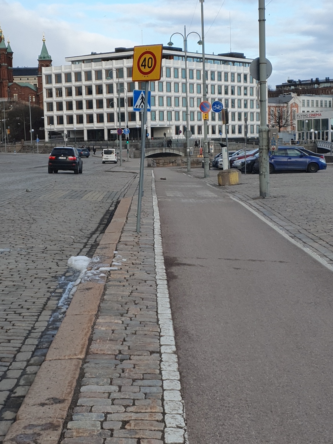 President Urho Kekkosen's funeral exhibition for North Esplanad to watch the accumulated audience. rephoto