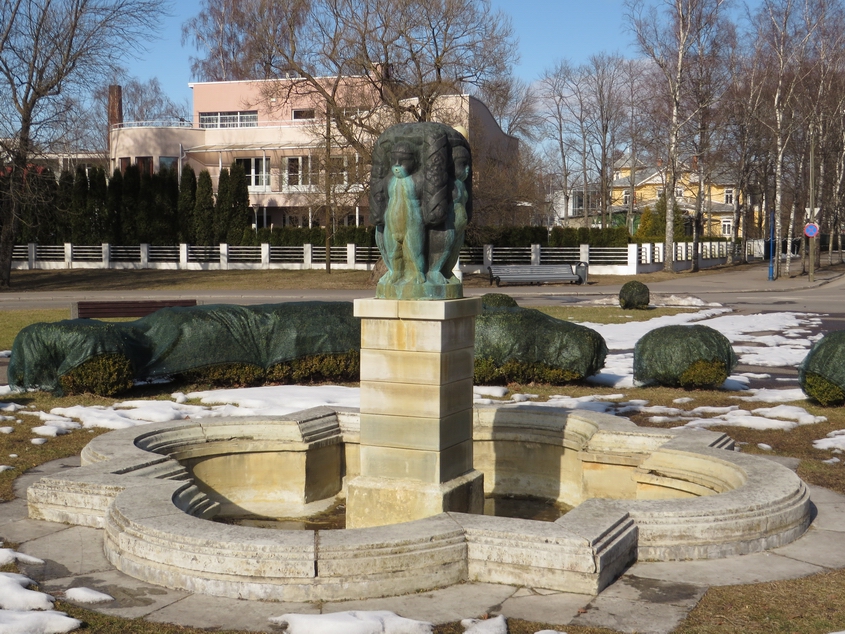 Pärnu, in the floating park. rephoto