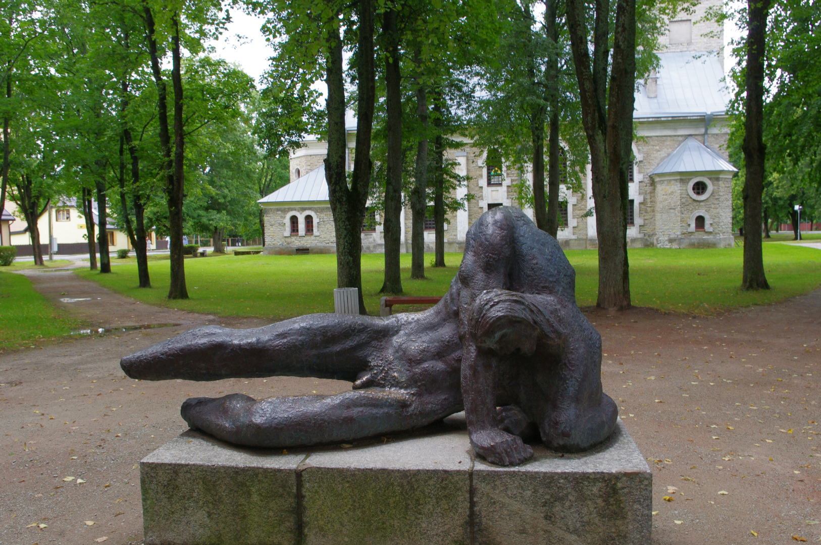 Sculpture “Estonia awakes” in Tapa city (1991, sculptor Kalju Reitel) rephoto