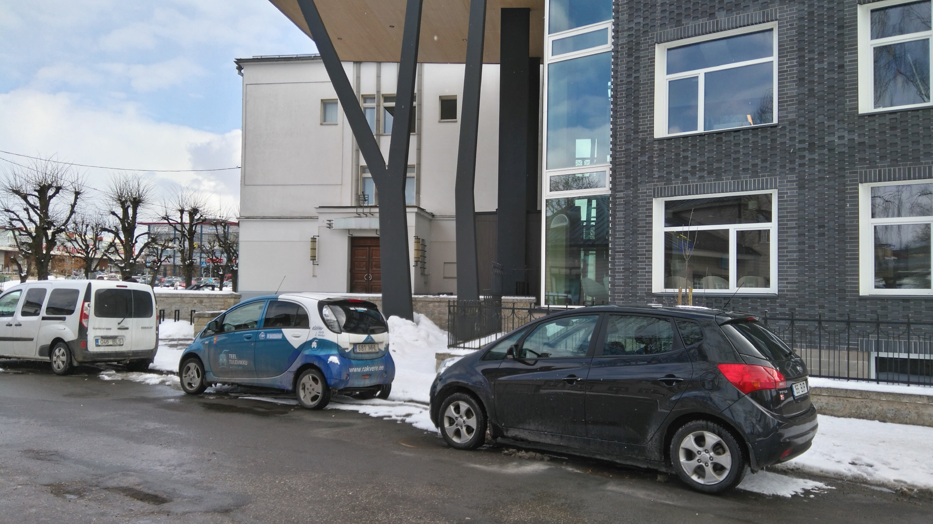 Building of the Rakvere Department of Eesti Pank. Arh. Ferdinand Adoff. Photographer J. Triefeldt rephoto