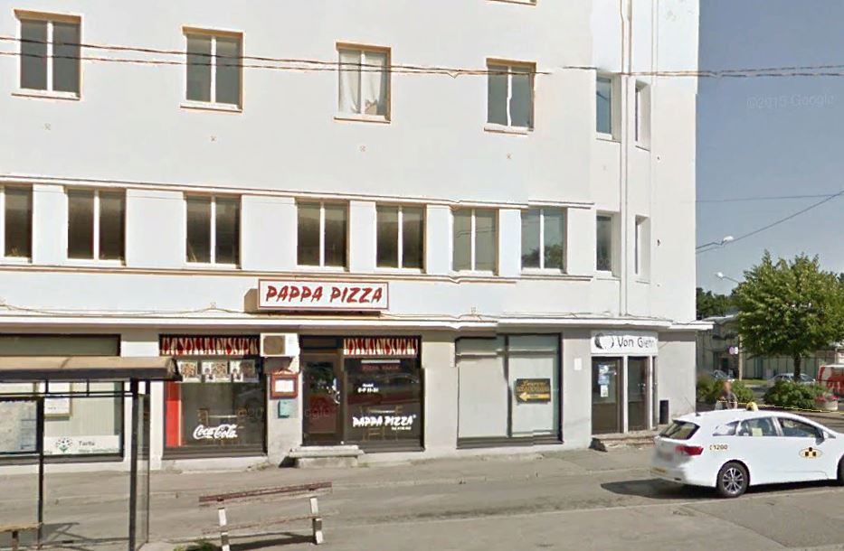 Tuletõrjujate rivi  Nõmme kino ees rephoto
