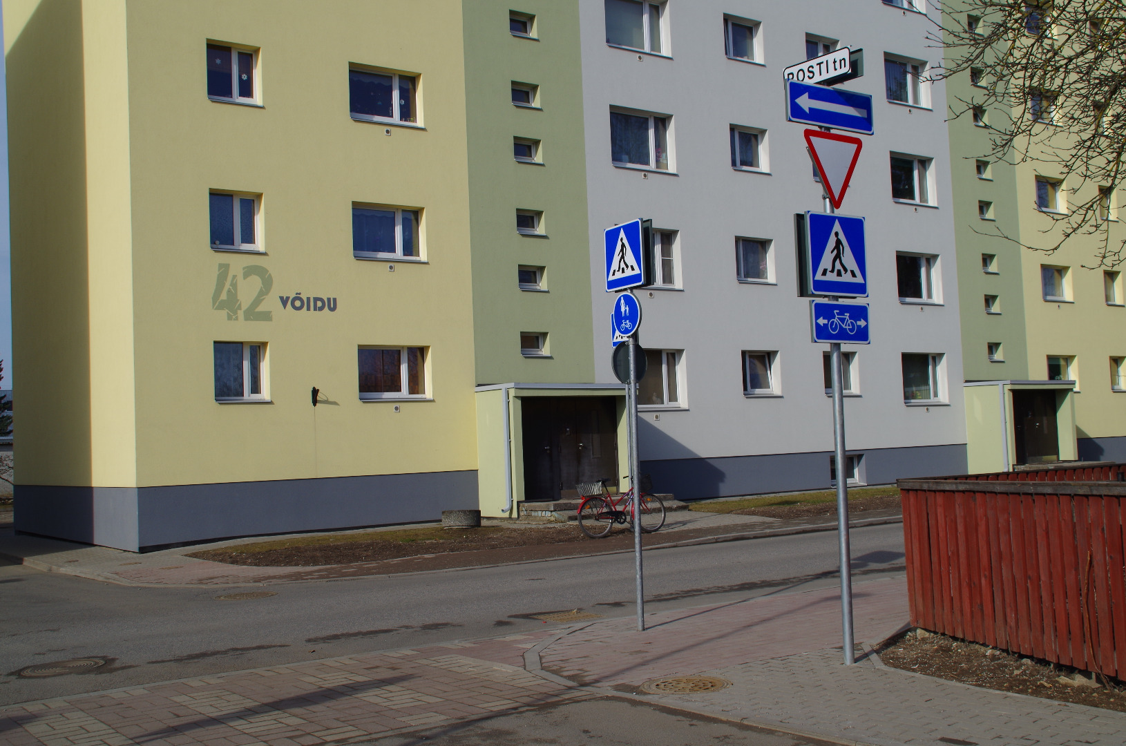 Rakvere, maja Võidu ja Posti tänava nurgal rephoto