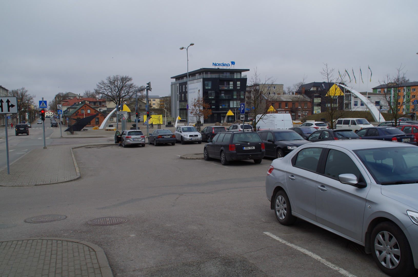 Miting before traveling to the Baltic chain on the Rakvere Market Square rephoto