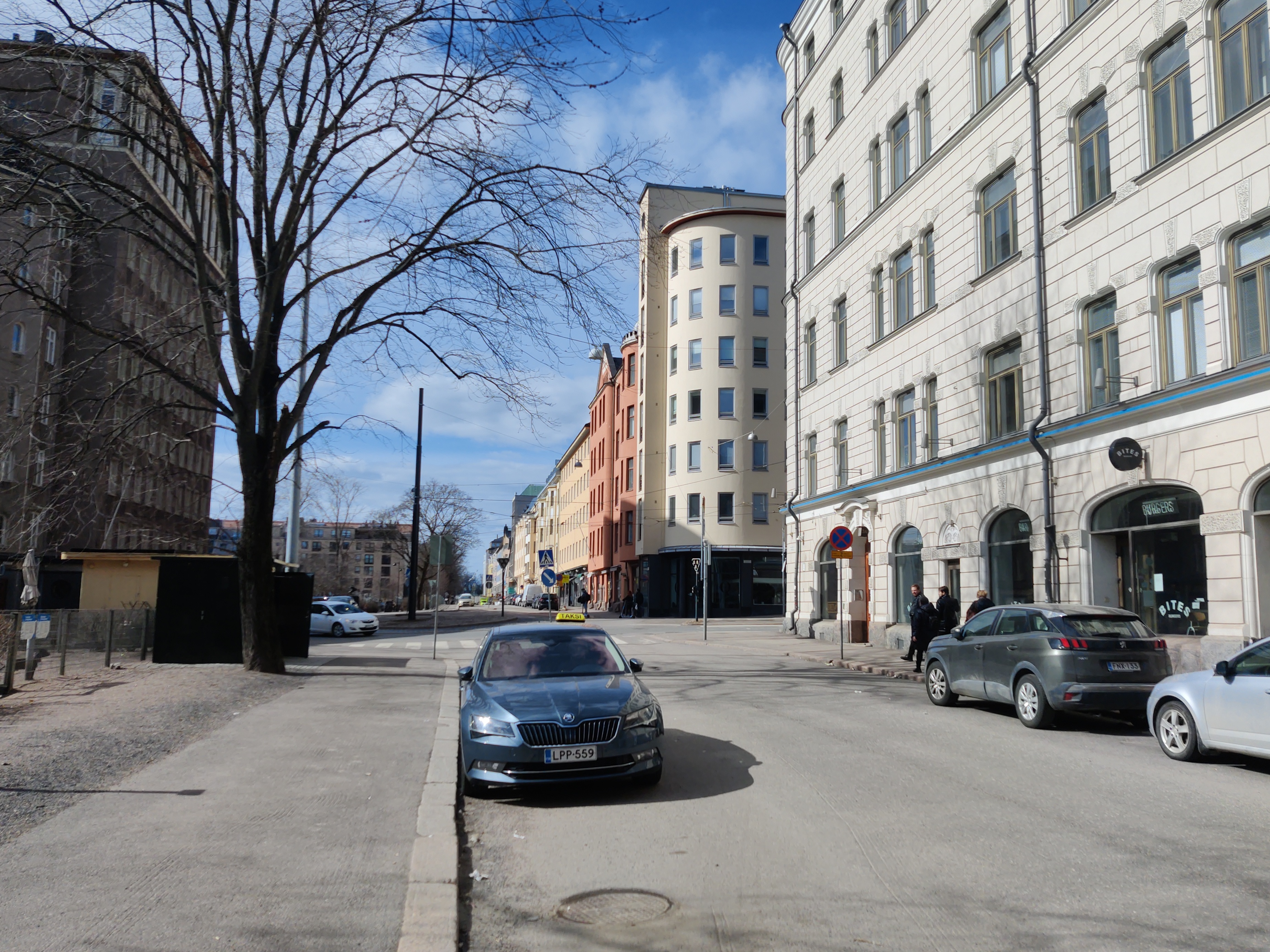 Katunäkymää Lapinlahdenkatu 3, 5, ja 7:n kohdalta. rephoto
