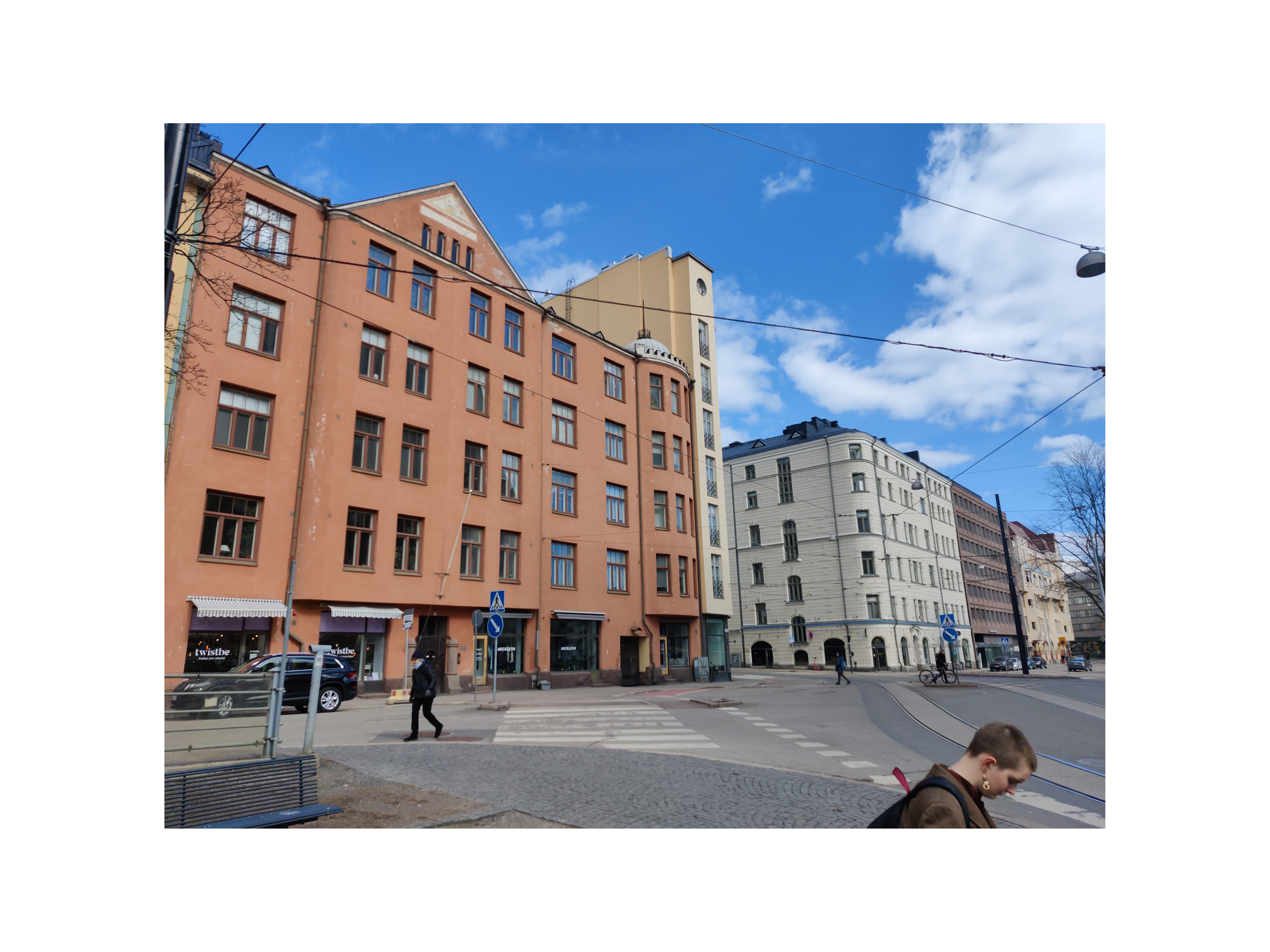 Katunäkymää Lapinlahdenkatu 1, 3, 5, ja 7:n kohdalta rephoto
