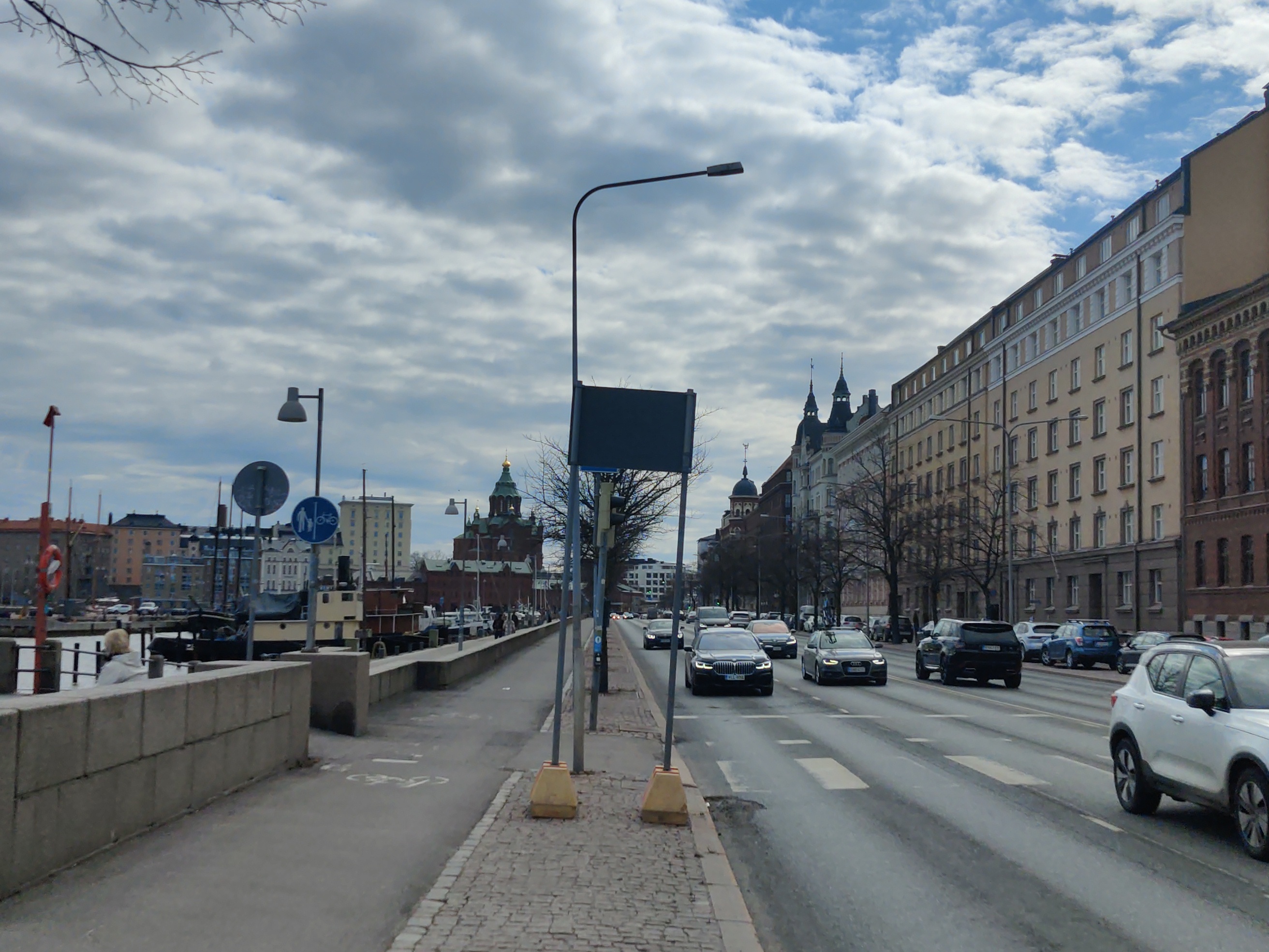 Pohjoissatama ja Pohjoisranta  18, 16, 14. Taustalla Katajanokan pohjoisranta ja uspenskin katedraali. rephoto