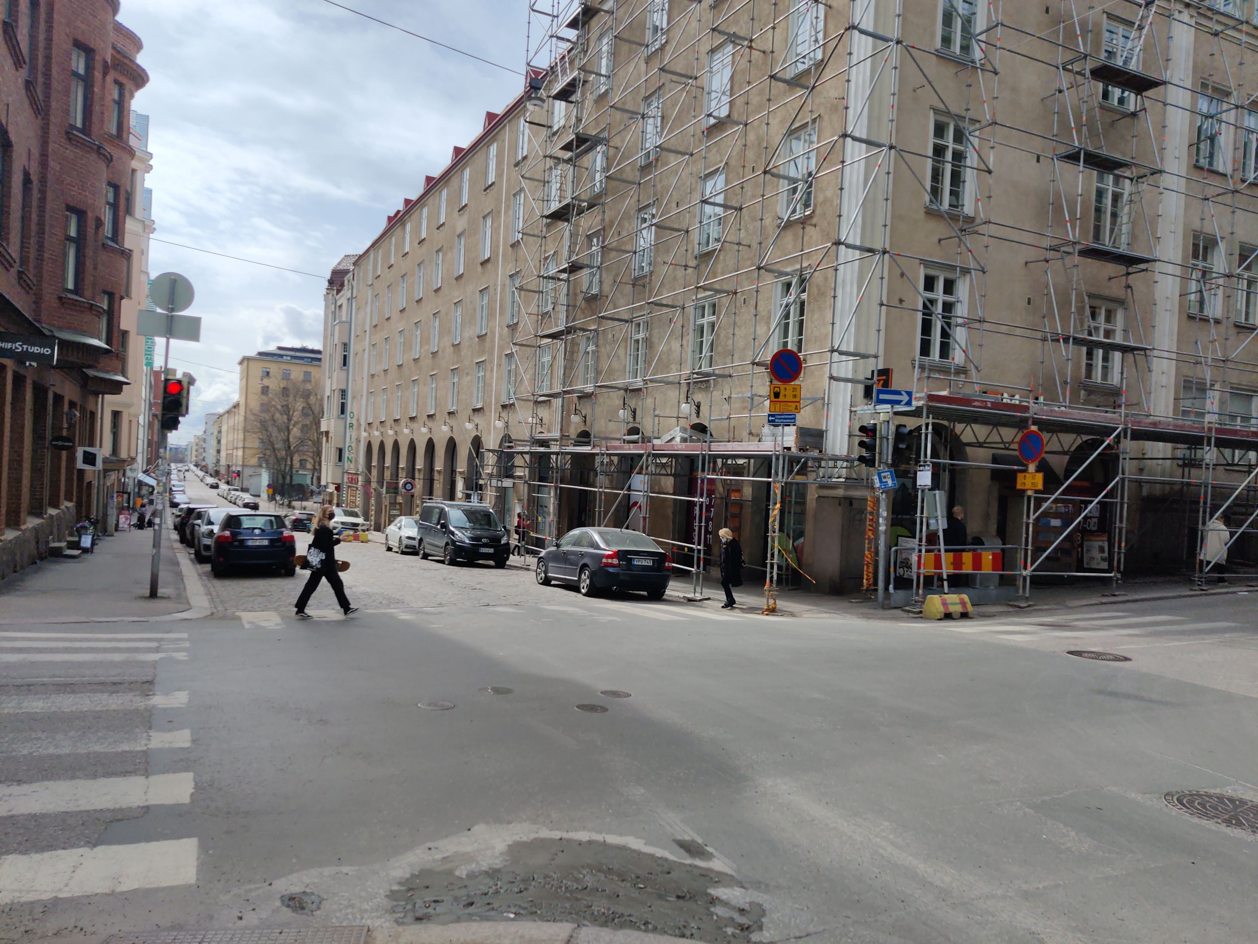 Eerikinkatu 15, 17, 19. Taustalla Lapinlahden puistikko. rephoto