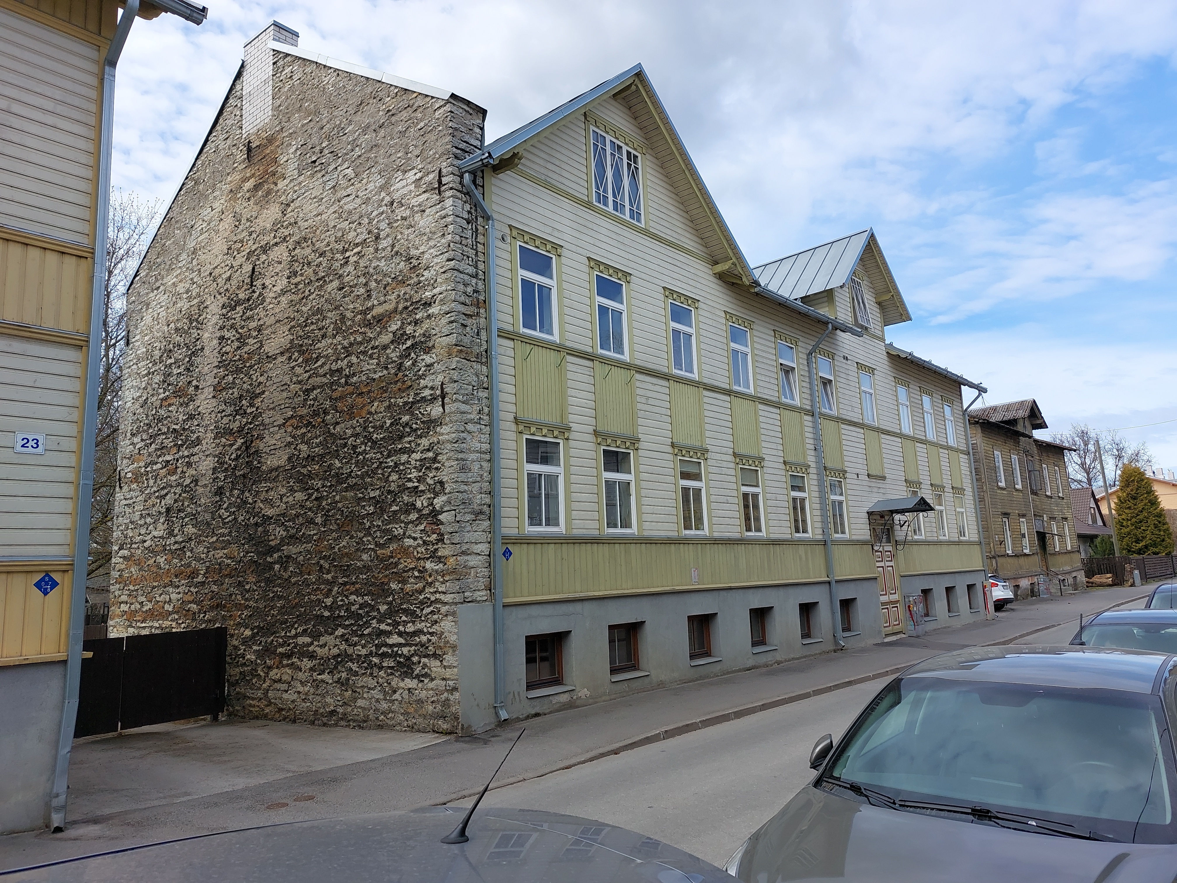 Pelgulinn: elamu Rohu 25 rephoto