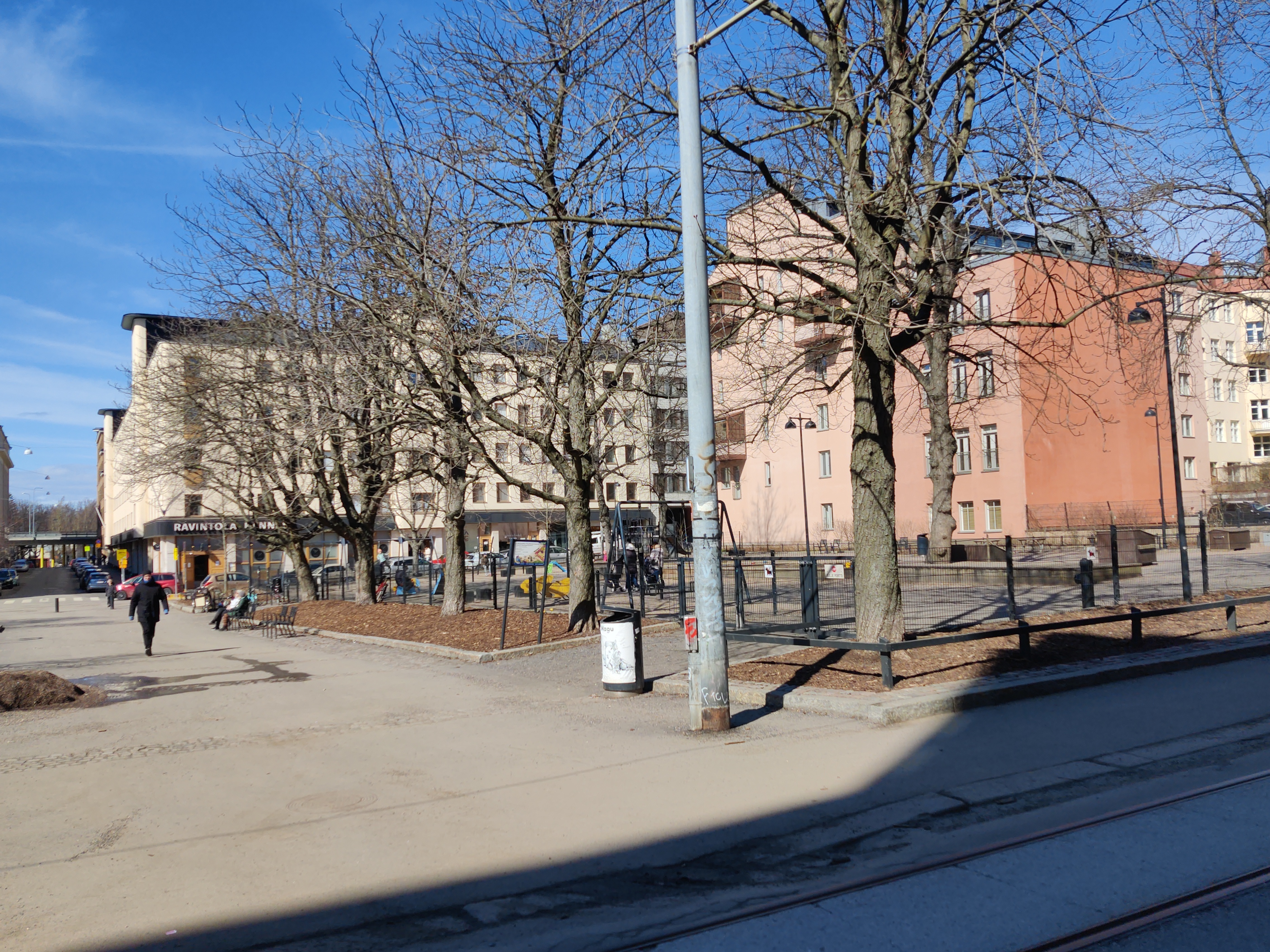 Köydenpunojankatu 9a, 9b, 11, 13. Nähtynä Kalevankadulta. rephoto