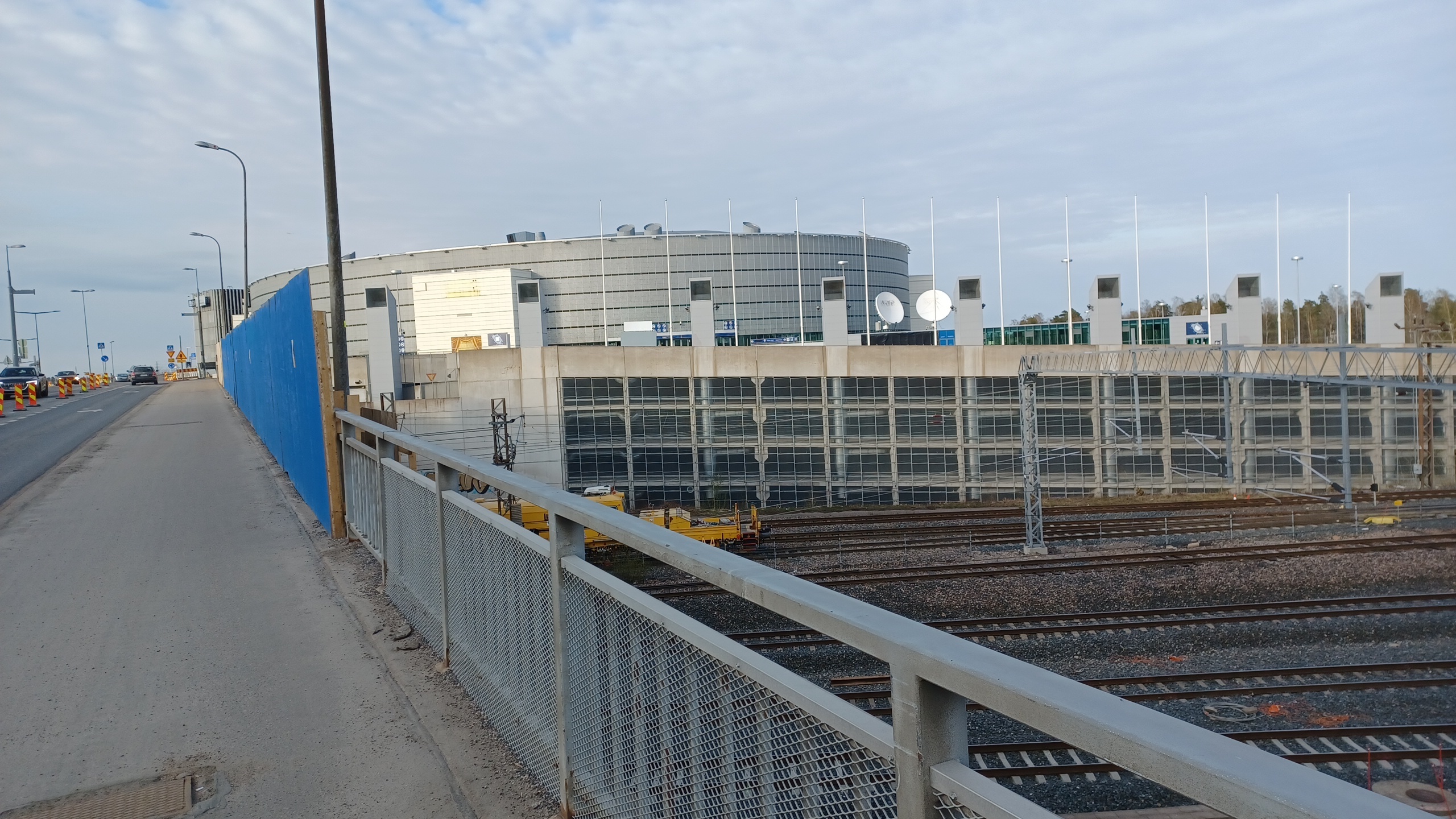 Leijona-aukio, Veturitie 13. Keski-Pasilassa sijaitseva monitoimihalli Hartwall Arena, suunnittelija KVA Arkkitehdit 1995-2004. rephoto