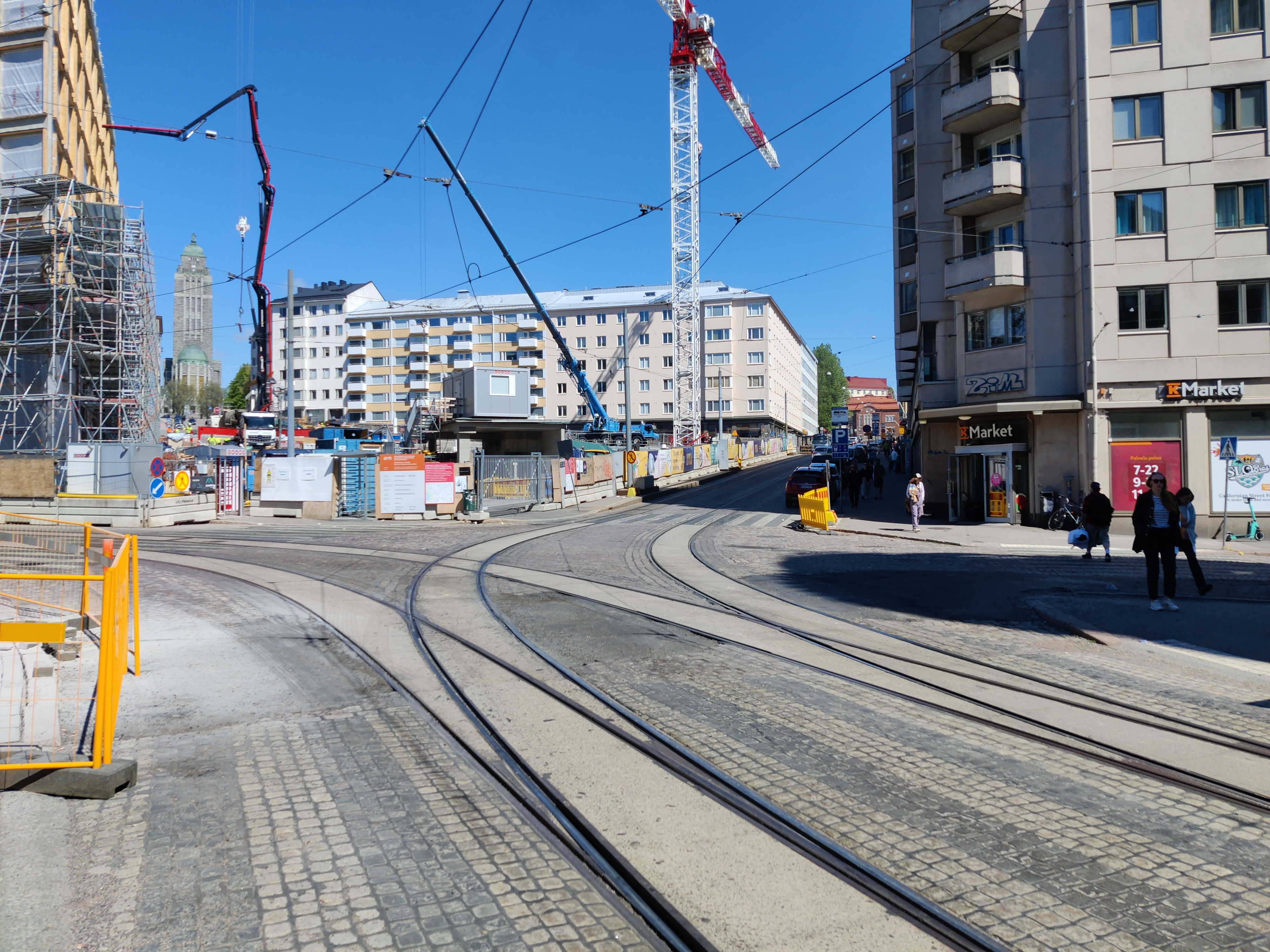 Porthaninrinne 2, 4. - Toinen linja 4, 7. Porthaninkatu 1 - 3. Vasemmalla Kallion virastotalon tontti ja oikealla Ympyrätalon tontti rephoto