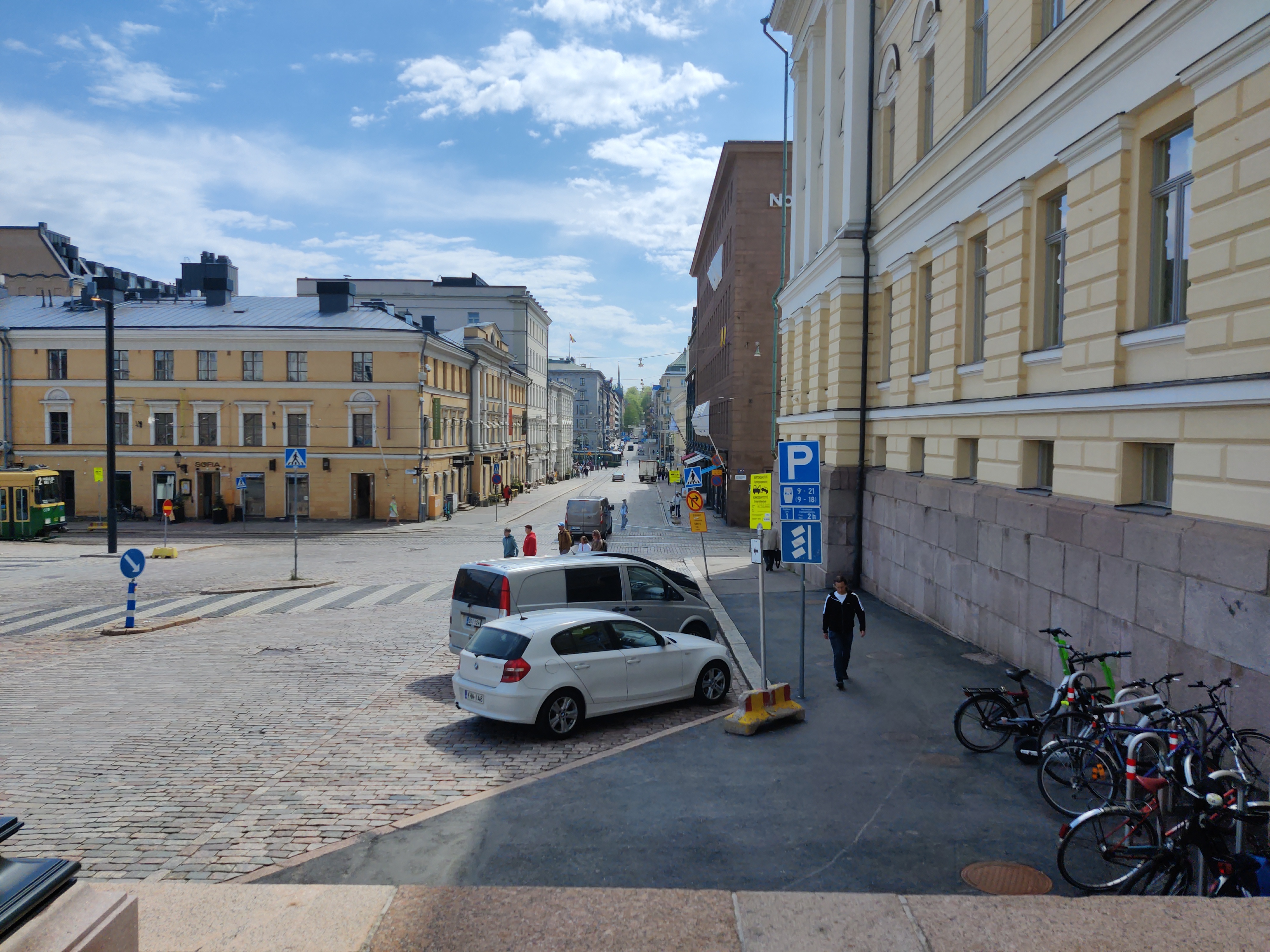 Begravningståg längs Unionsgatan. (1890-1910) rephoto