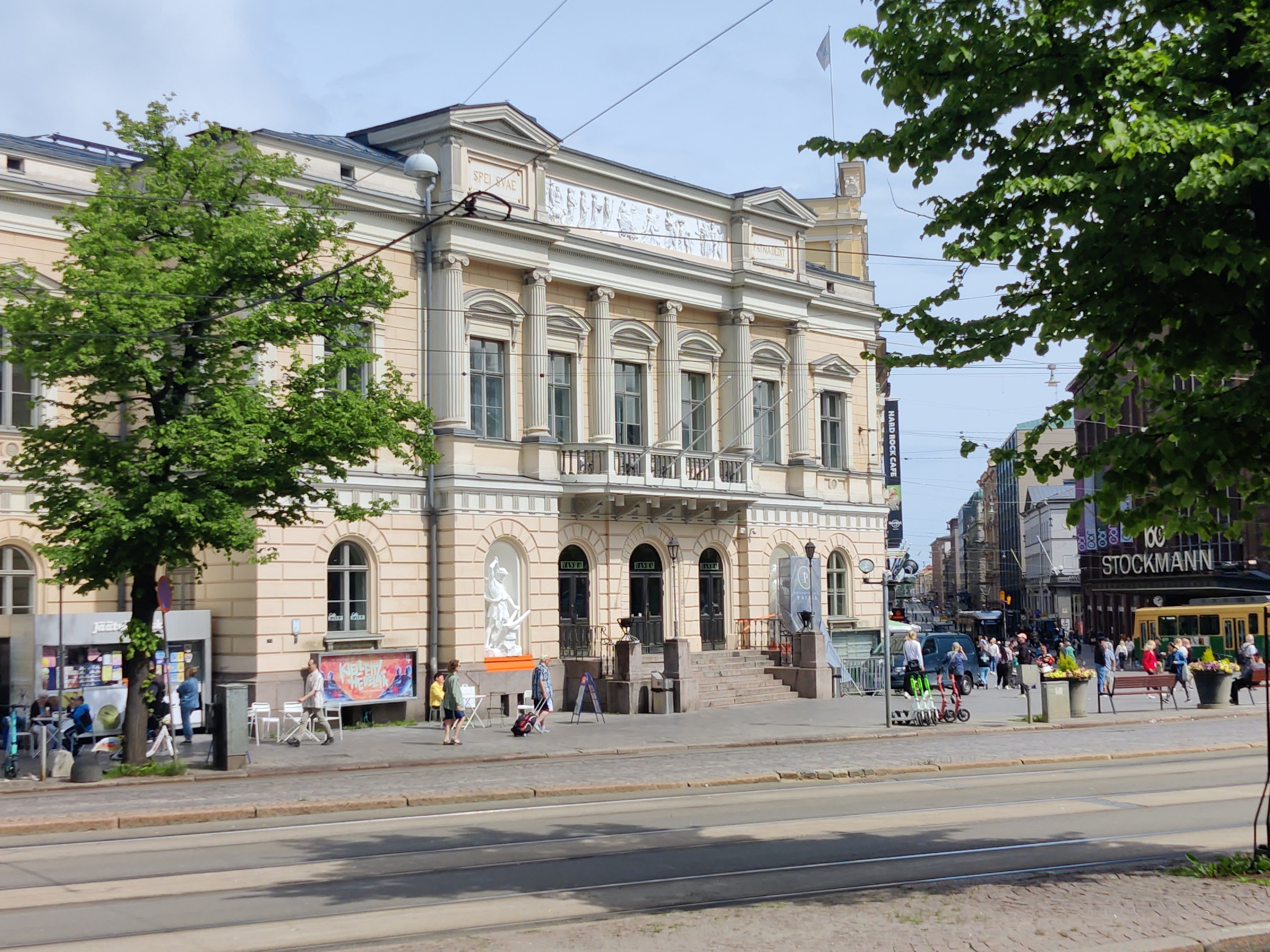 Vanha ylioppilastalo Mannerheimintien varrella, arkkitehti Axel Hampus Dalström 1870. rephoto