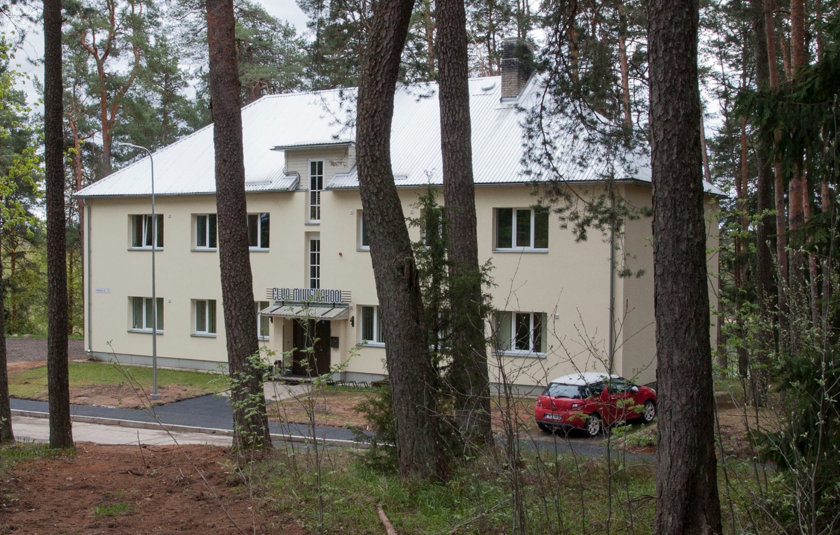 Buildings of Elva Secondary School rephoto