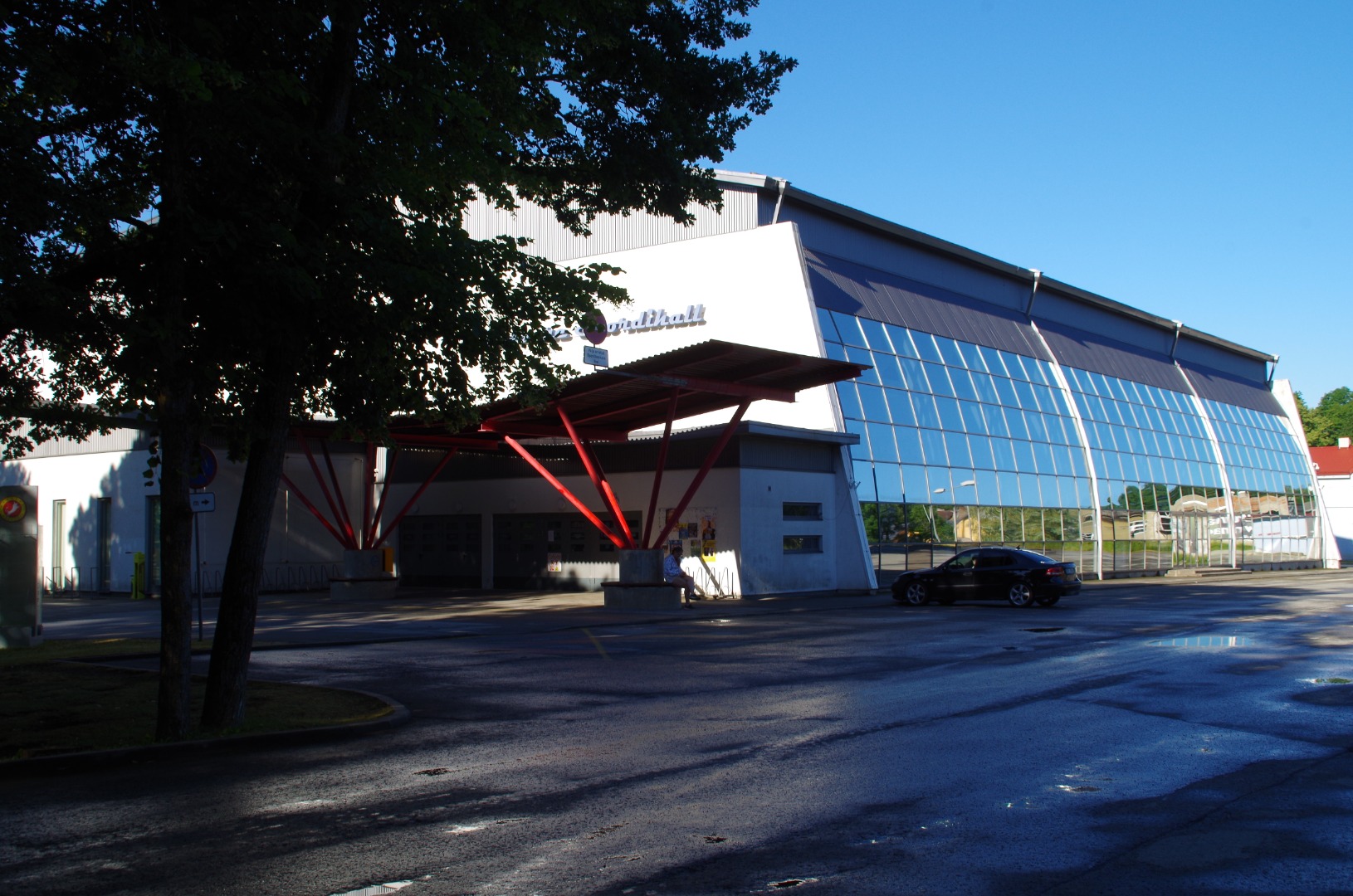 Kastani Arena - Rakvere Spordihall that is home to basketball club Rakvere Tarvas and volleyball club VK Rivaal (Grossi Toidukaubad) rephoto