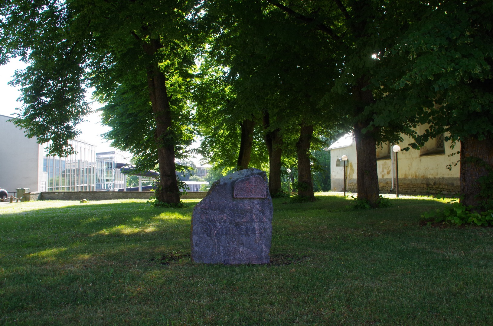 Rakvere, památník u kostela - lang rephoto