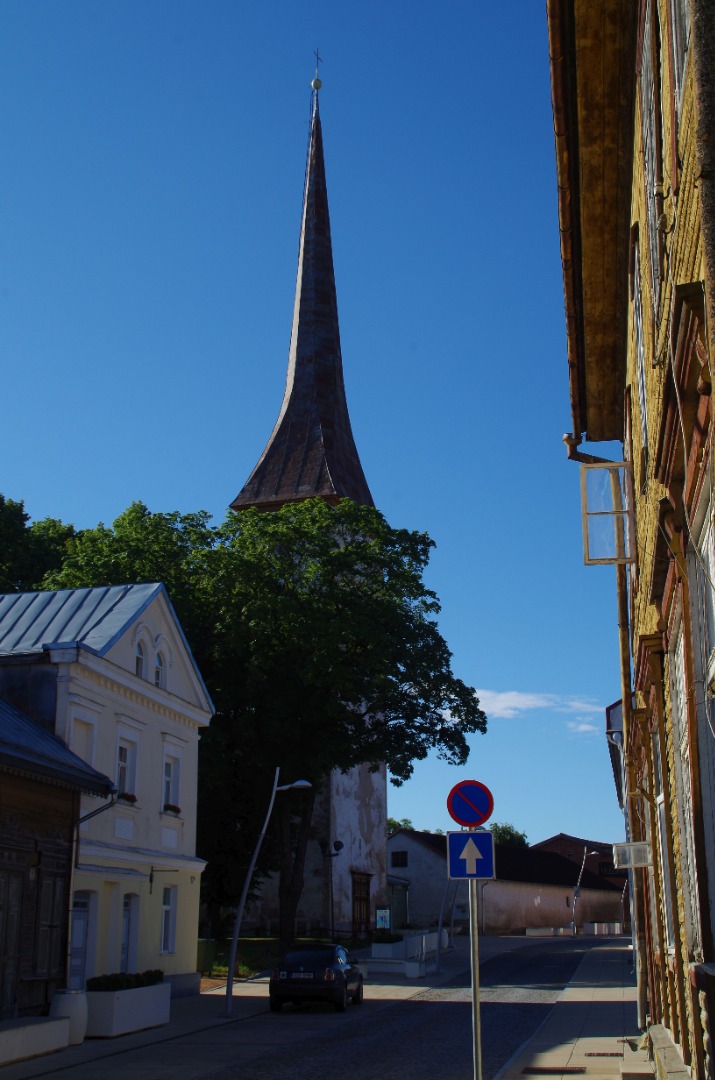 Pikk and Trinity church - Lutheran Trinity church in Rakvere along Pikk street. rephoto