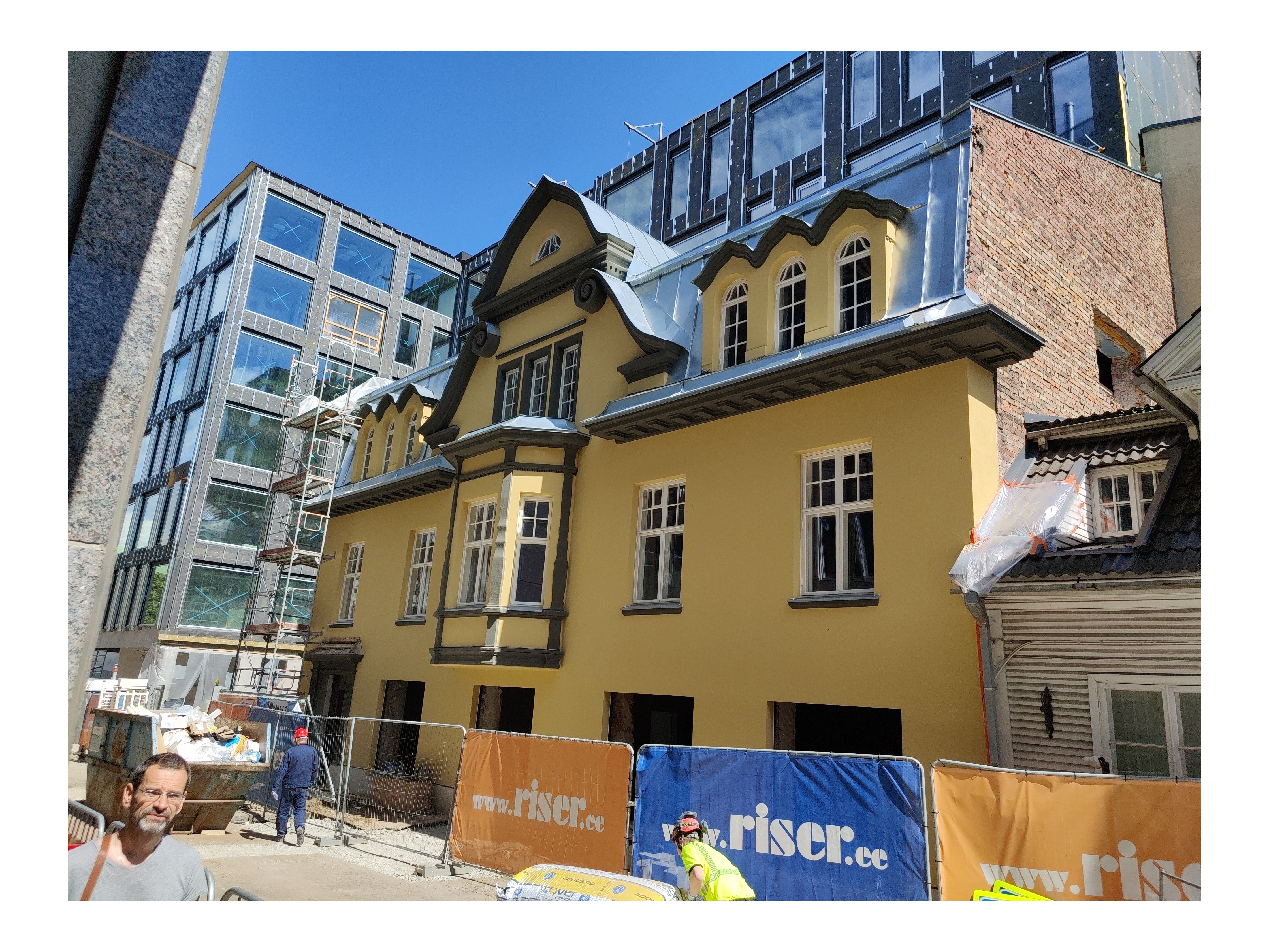 Buildings at the beginning of Tatari Street in Tallinn rephoto