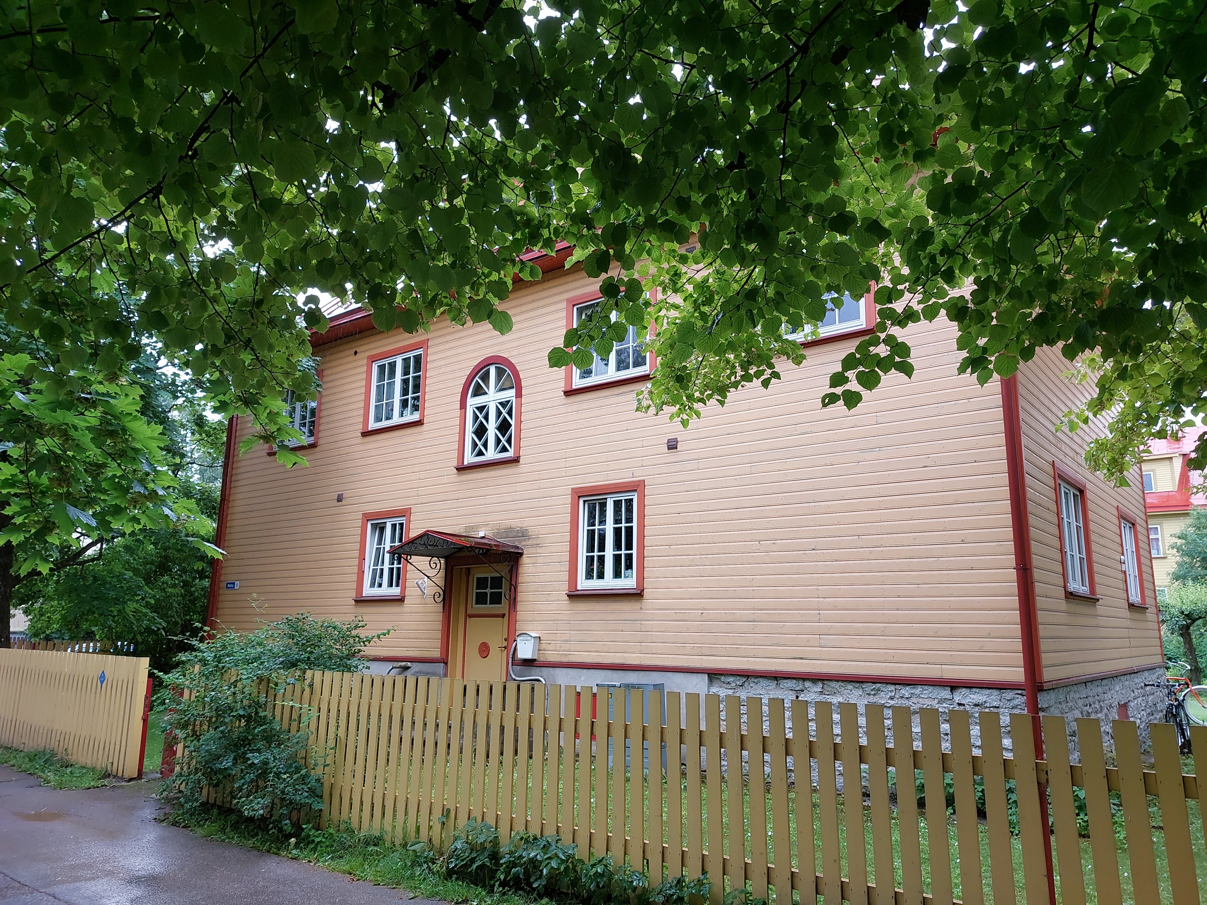 Pelgulinn: elamu Rohu 9 rephoto