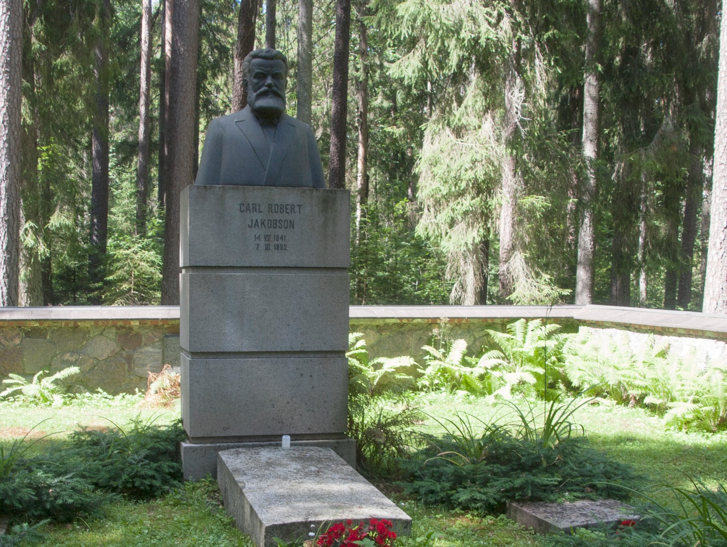 Carl Robert Jakobsoni haud Kurgjal rephoto