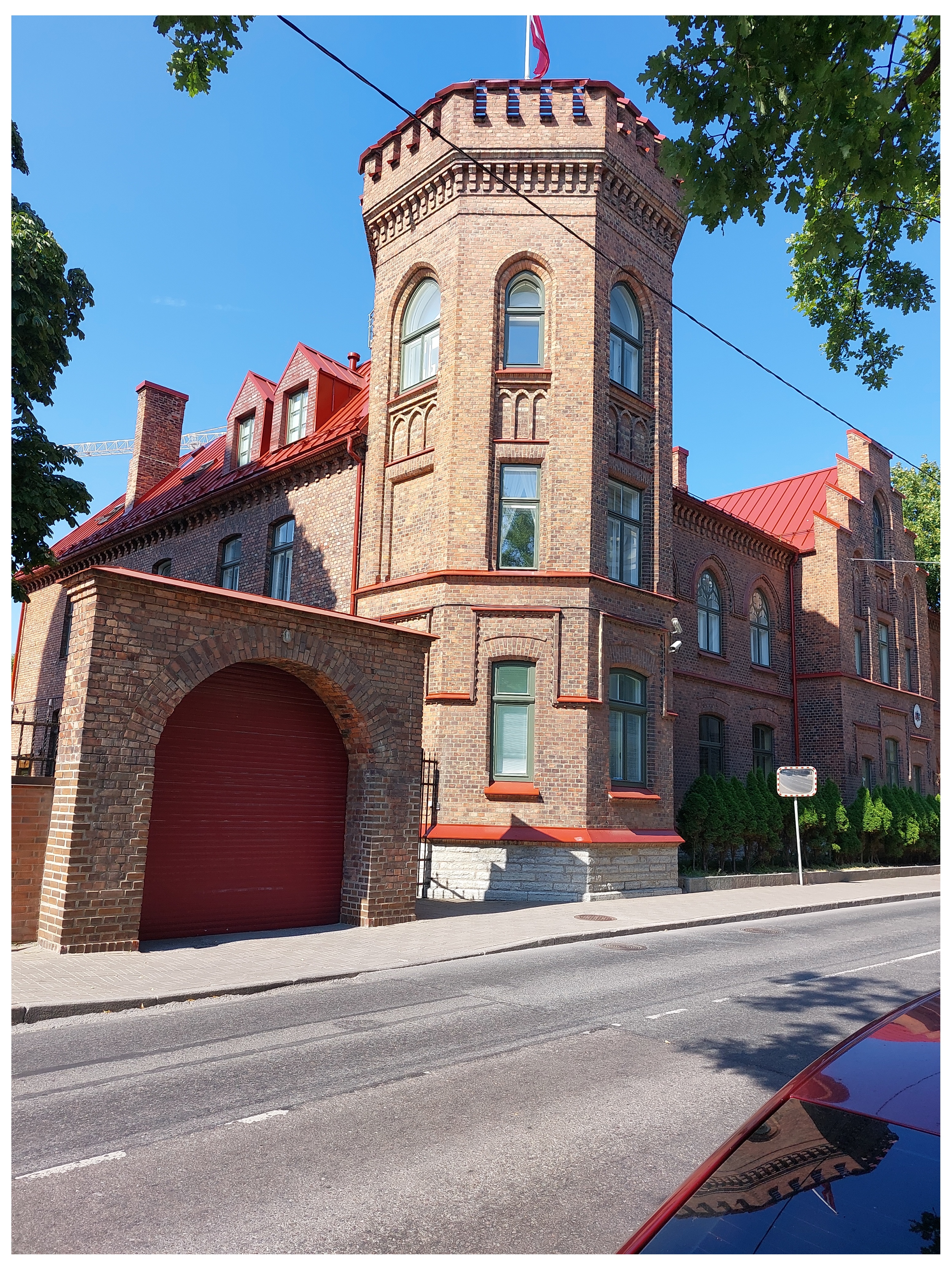 Elamu Tõnismägi 10, Tallinn, vaade tänavalt. Arhitekt Konstantin Wilcken; ü/e Karl Burman rephoto