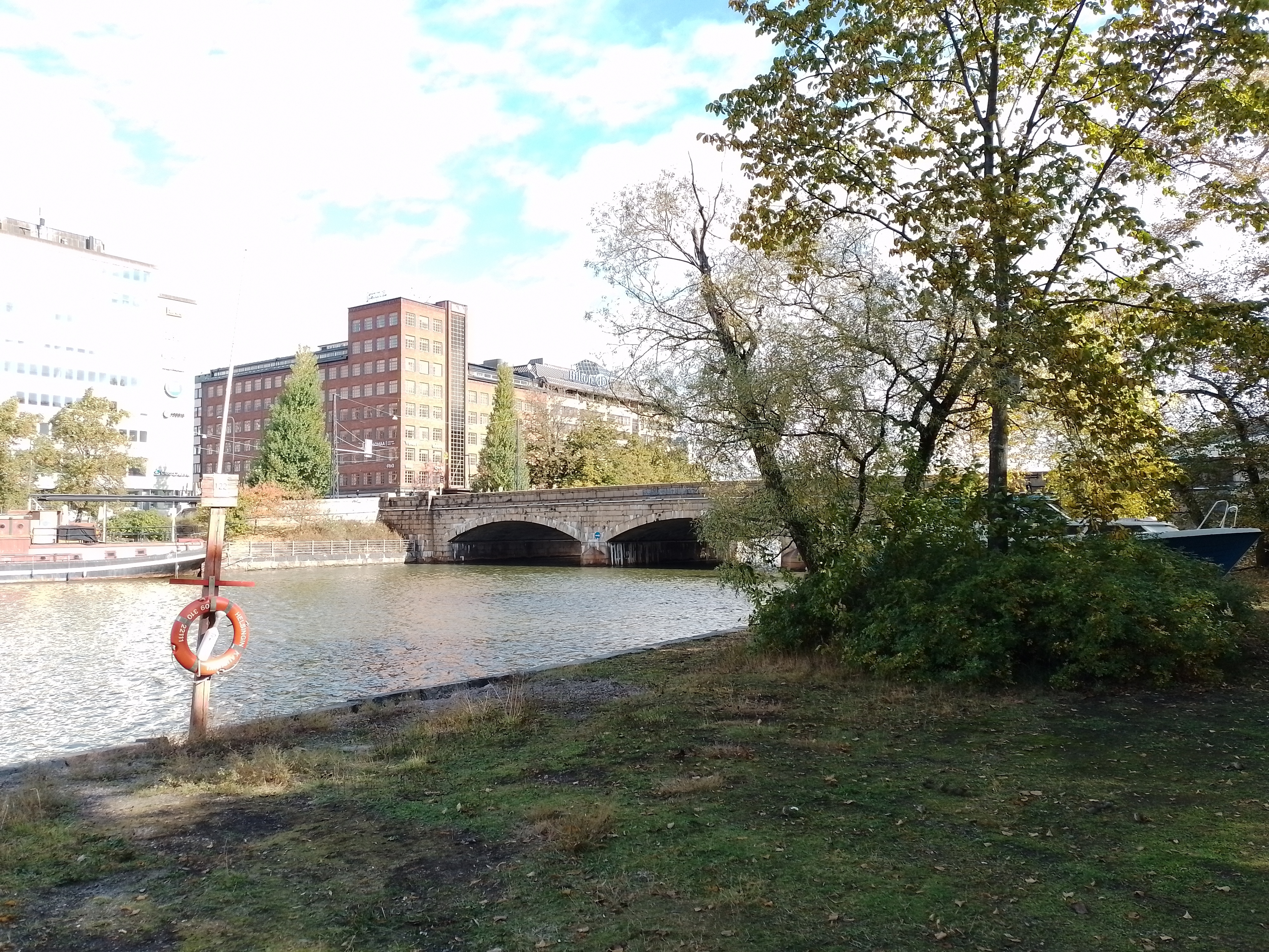 Puinen Pitkäsilta ja Siltasaarenkatu 1, Stenbergin huvila. rephoto
