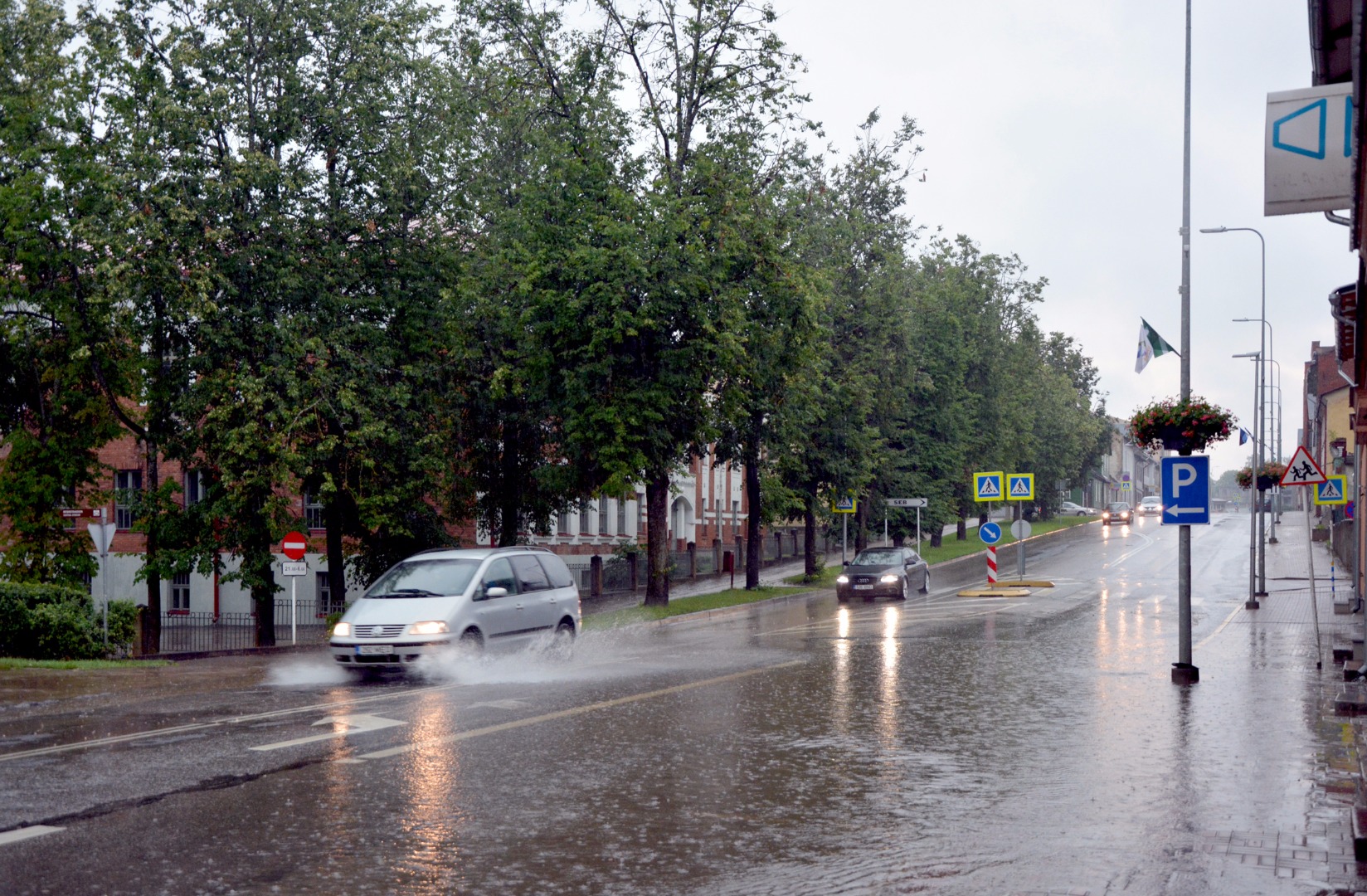 Valga. Võidu tänava vaaade turu suunas rephoto