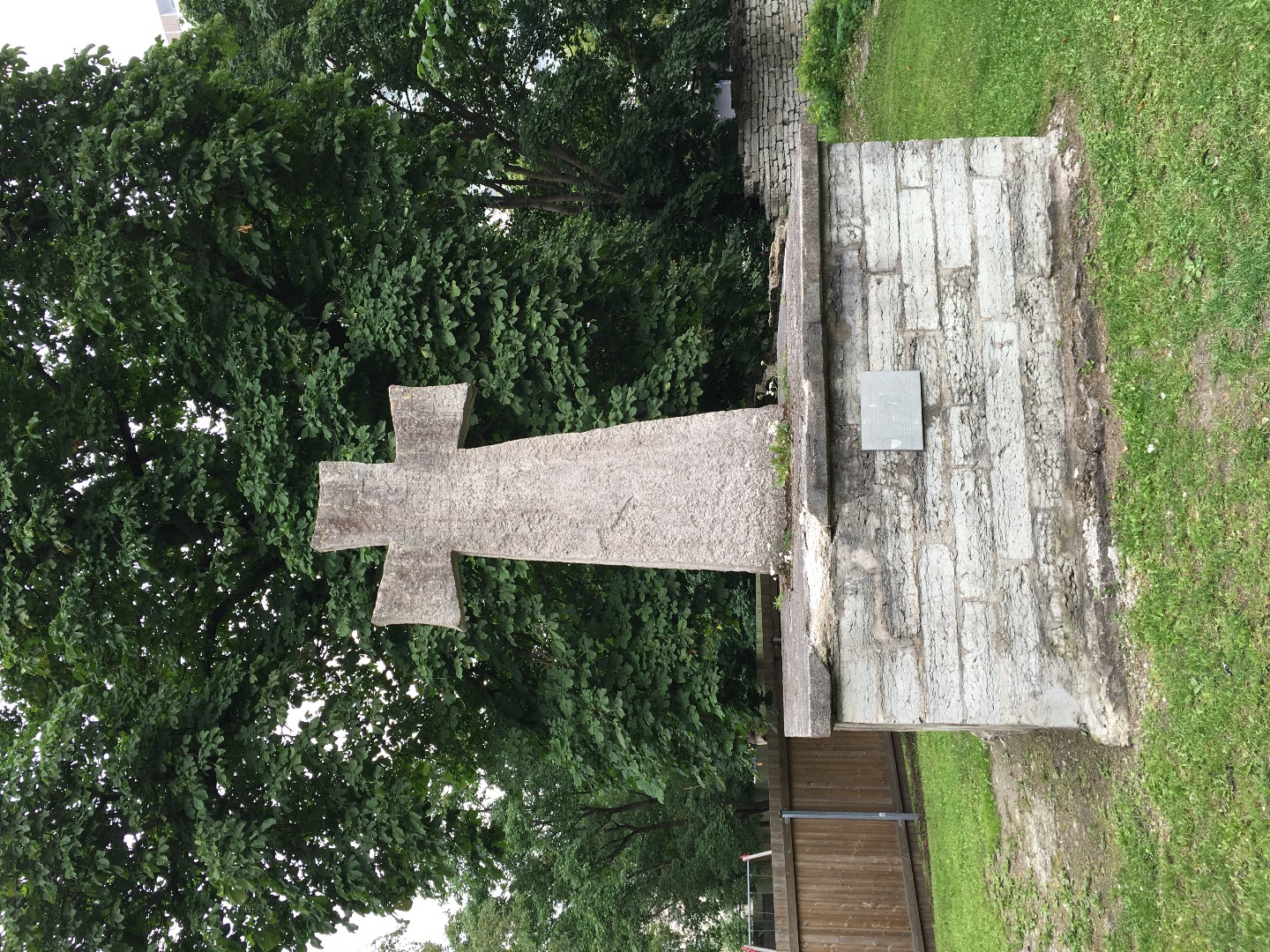 A monument to remember the battle of 1560. rephoto