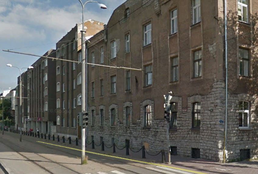 Valmisreklaamiga auto Tartu maanteel rephoto
