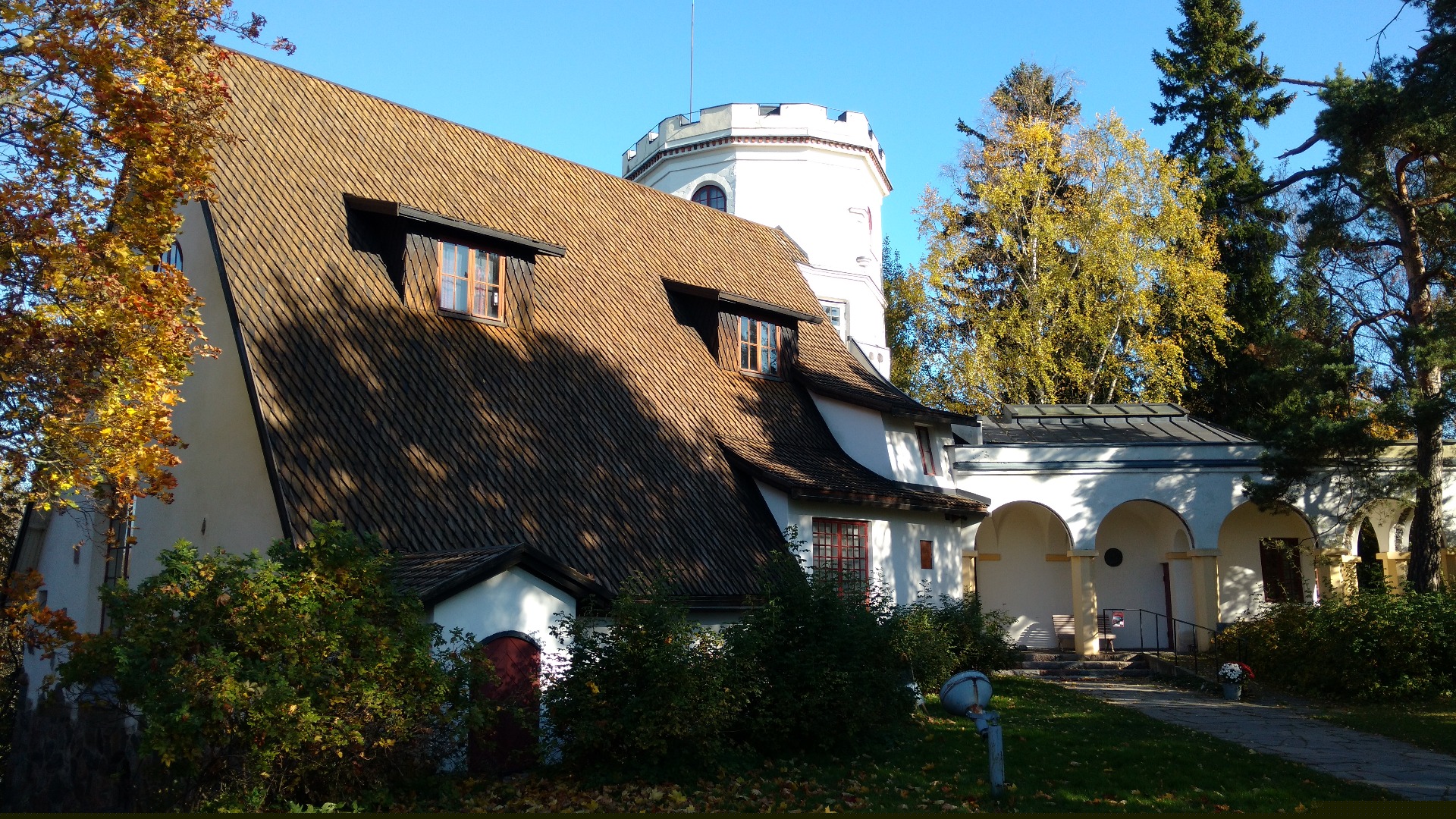 Akseli Gallen-Kallela's atelier and its tower from southwest rephoto