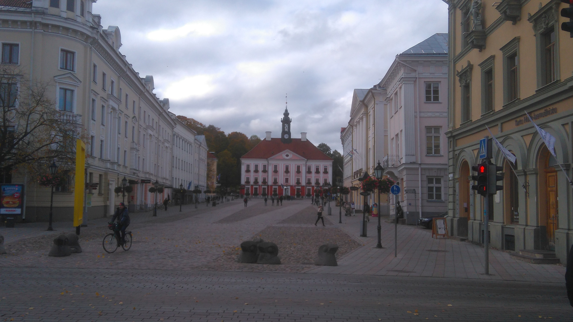Foto. Tartu. Suurturg raekojaga tagaplaanil. u. 1891. rephoto