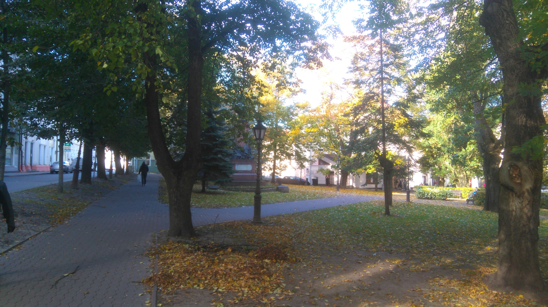 Barclay square and monument in winter from the crossroads of the University and Vallikraav Street rephoto