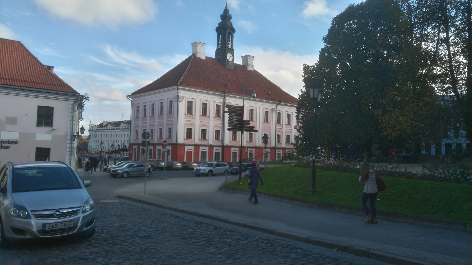 Postkaart. Tartu vaade. Tartu raekoda. 1955. rephoto
