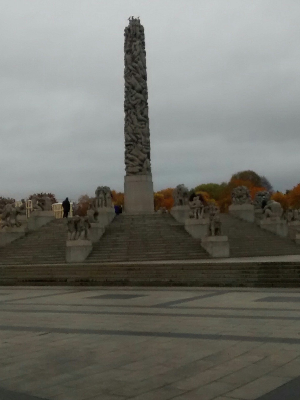 Mootorlaev "Ambla" meeskonnaliikmed Oslos Frognerpargis rephoto