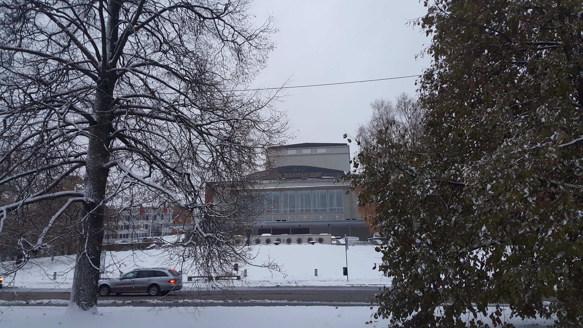 Theatre Vanemuine in Tartu, view of the main façade. Architects Peeter Tarvas, August Volberg, Uno Tölpus, Henno Kalmet rephoto