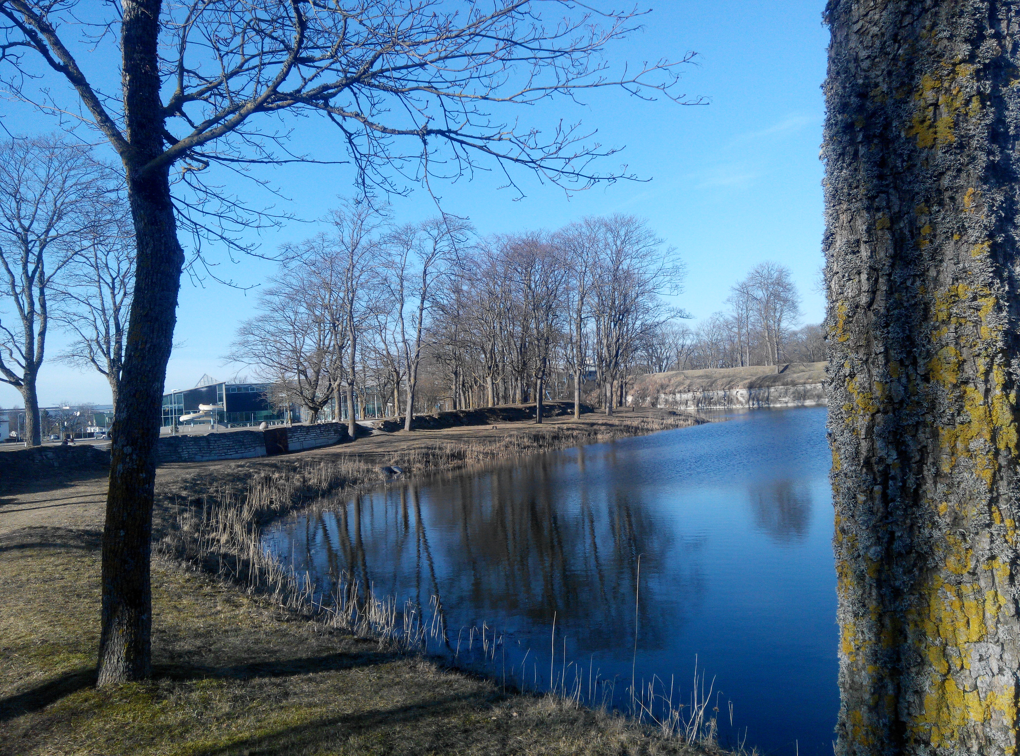 Kuressaare kindlus, vaade vallikraavile rephoto