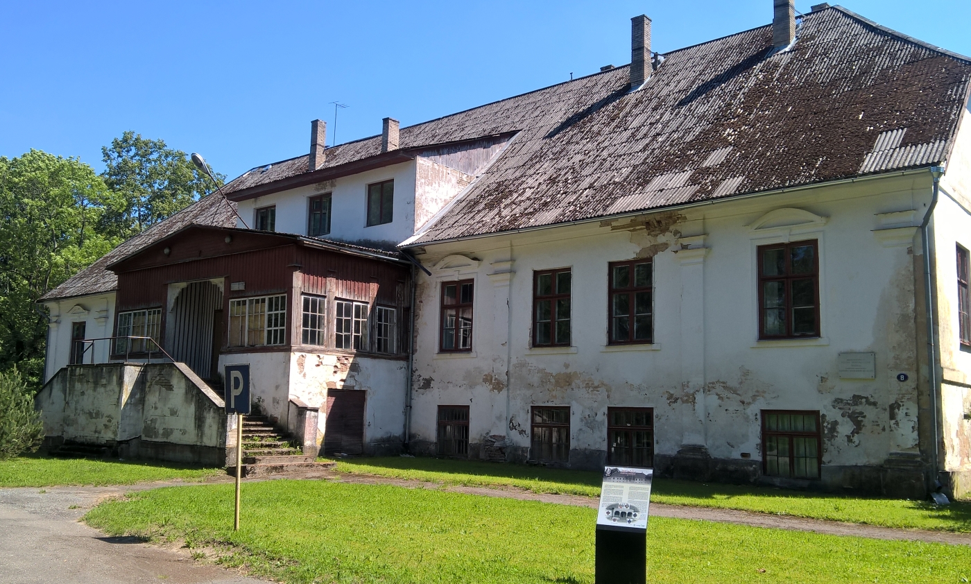 Helme Põllutöökooli peahoone rephoto