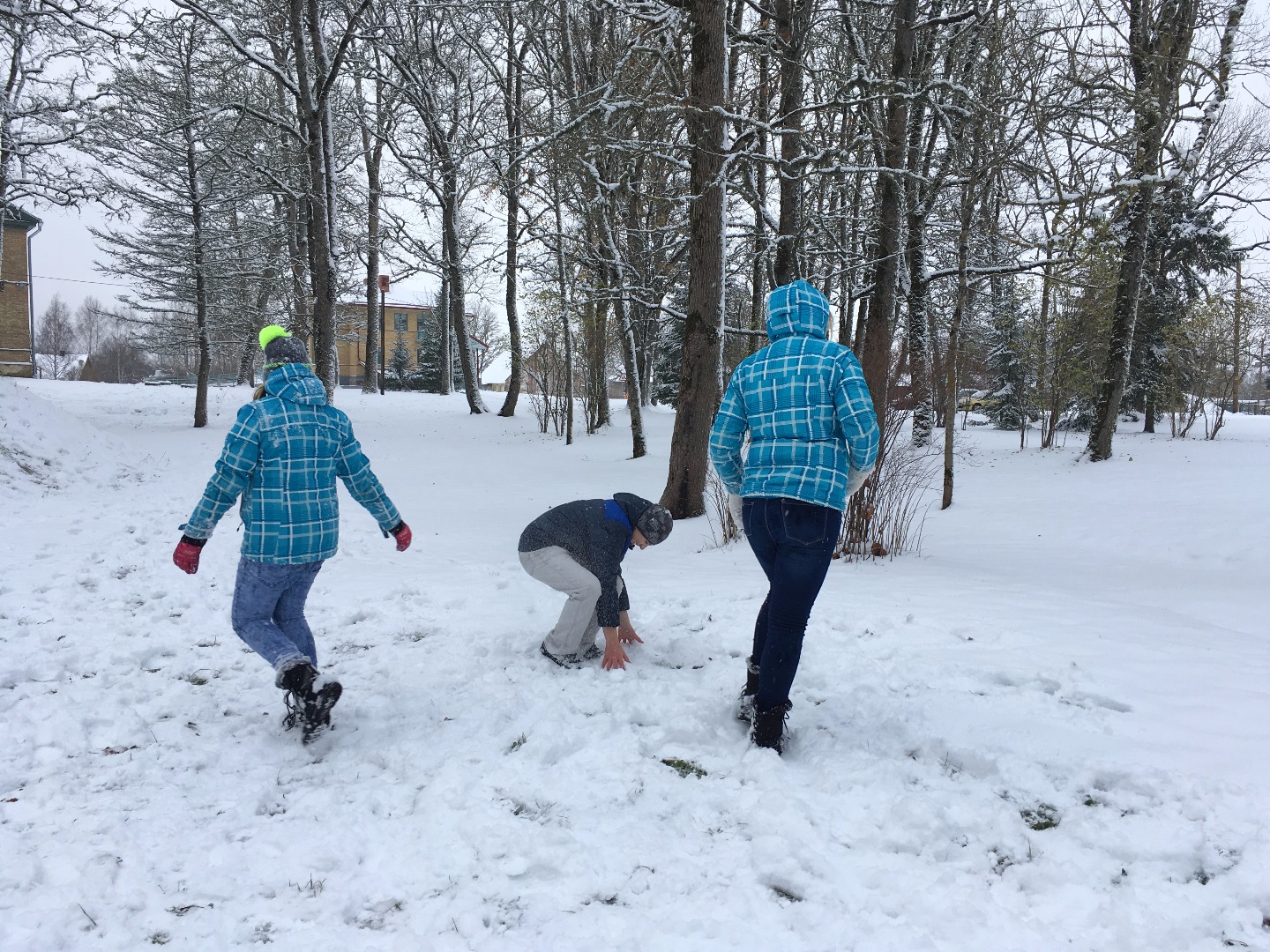Lasila Park. Students cleaning the park. On the picture Alma Niit rephoto
