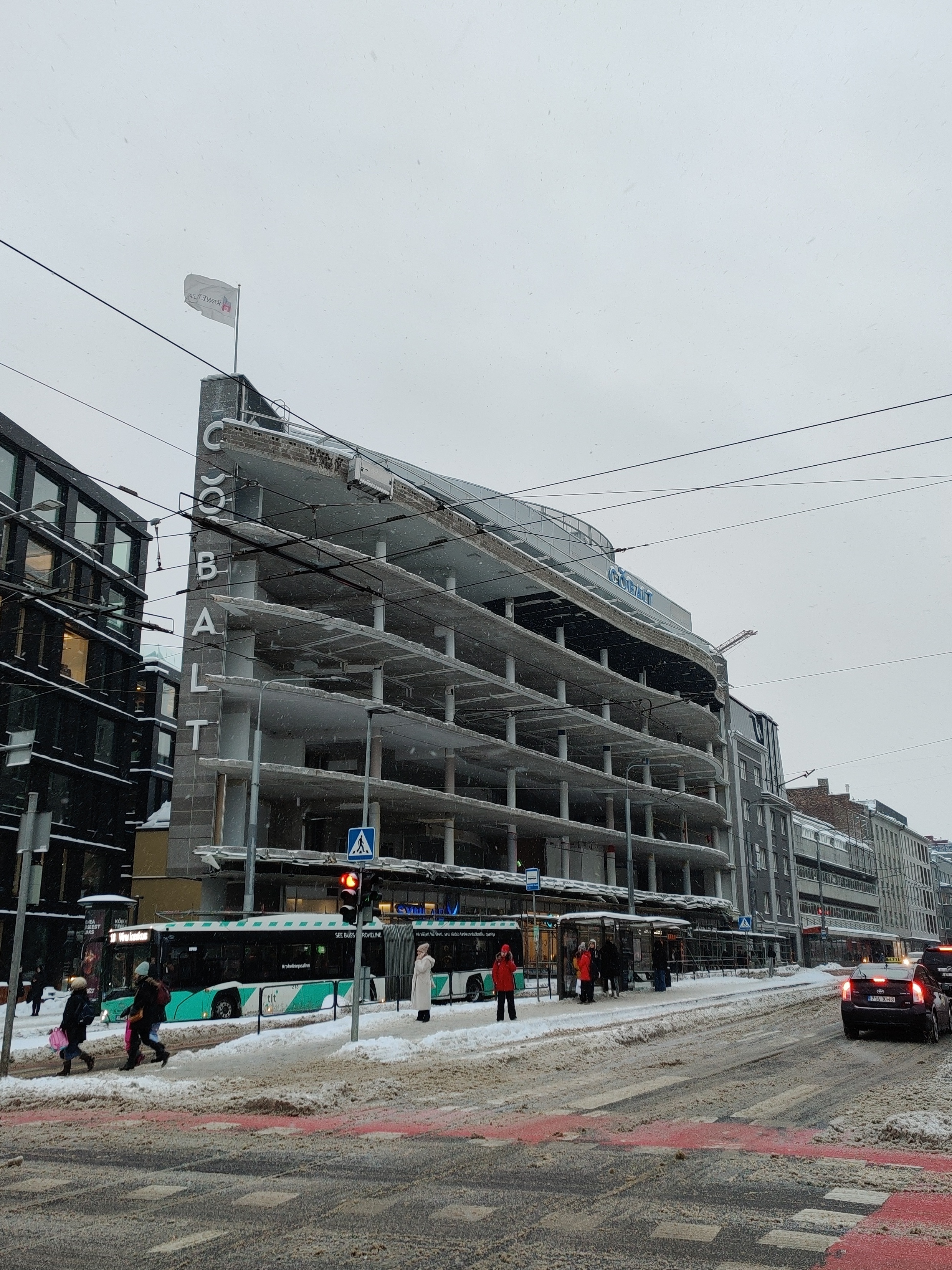 Kawe Plaza at the corner of Pärnu road and Tatari Street in Tallinn rephoto