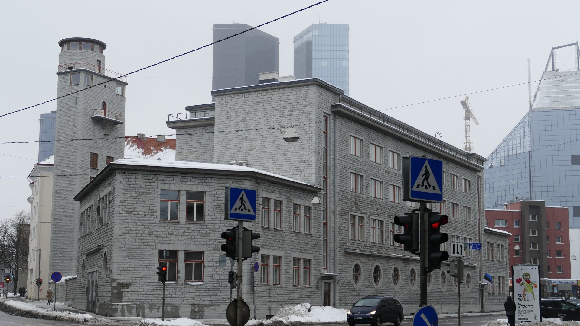 Tuletõrjehoone Tallinnas Raua tn, vaade Raua tänavalt. Arhitekt Herbert Johanson rephoto