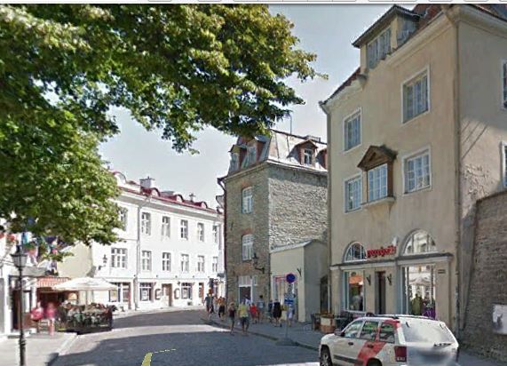 Kauplusega korterelamu Tallinna vanalinnas Nunne tn, hoone vaade. Arhitekt Erich Jacoby rephoto