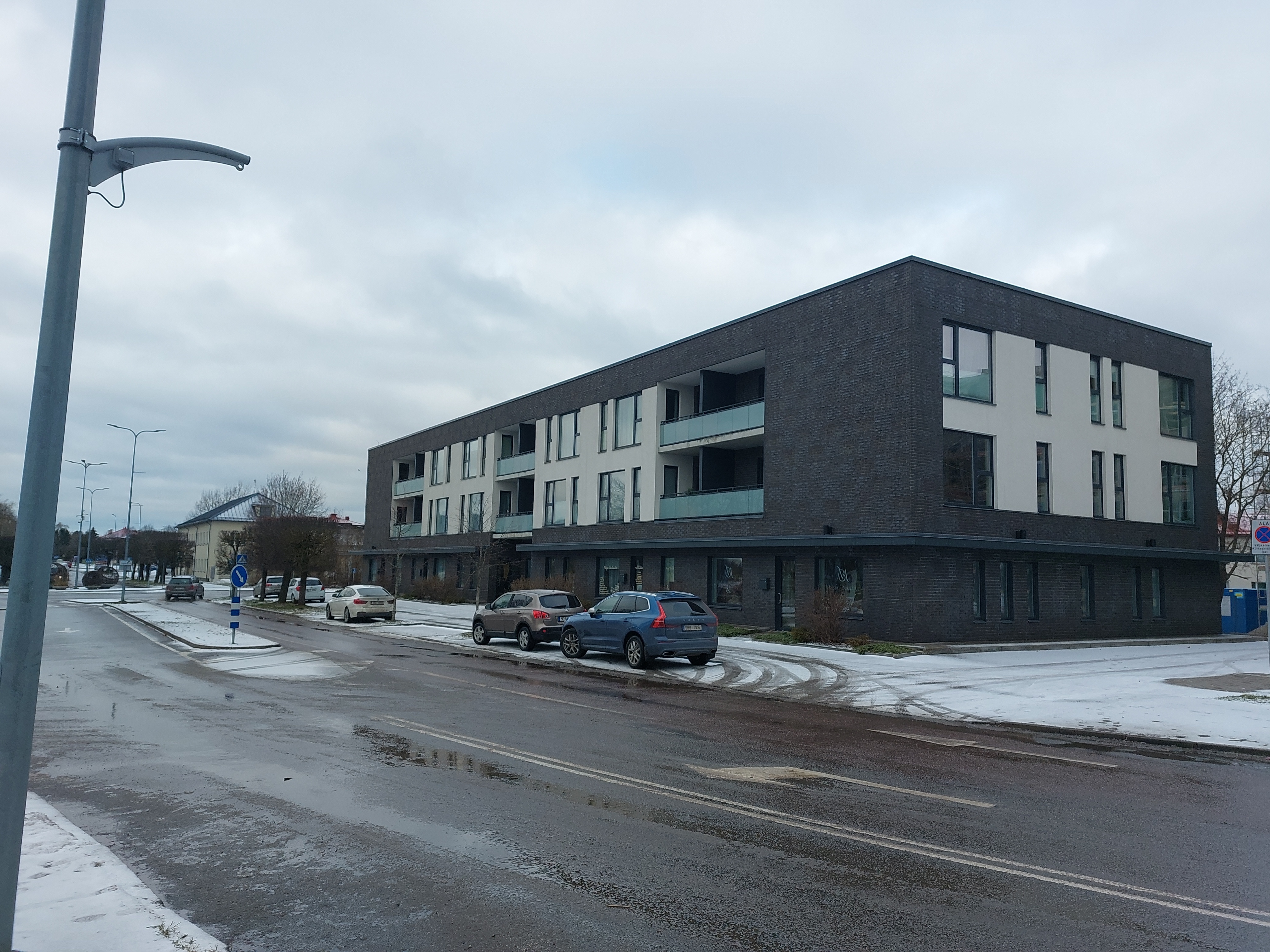 Harju Majandusühisuse kauplus Keila Keskväljakul rephoto