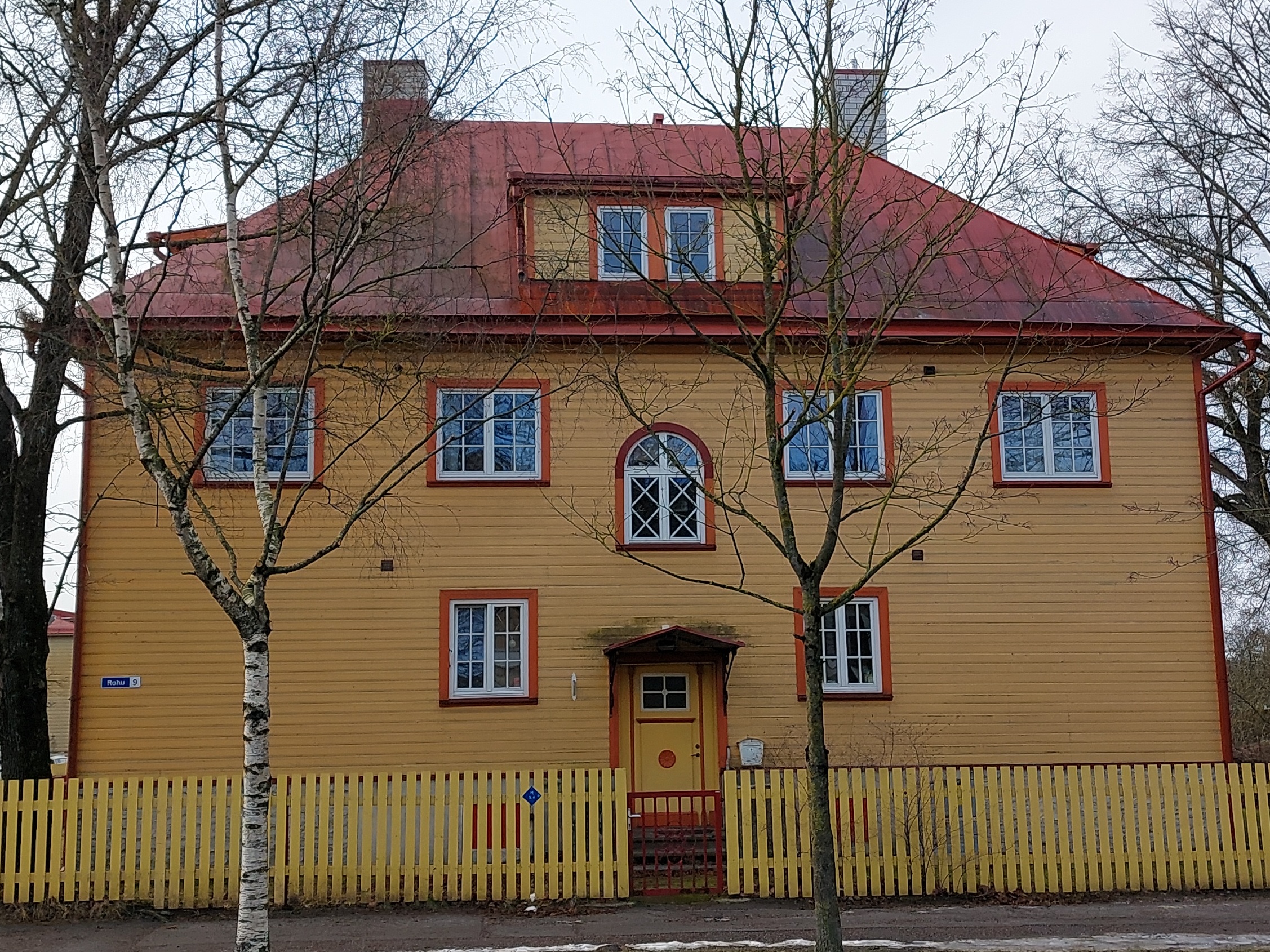 Apartment in Tallinn in Pelgulinn Rohu 9, an overview of the building. Architect Herbert Johanson rephoto